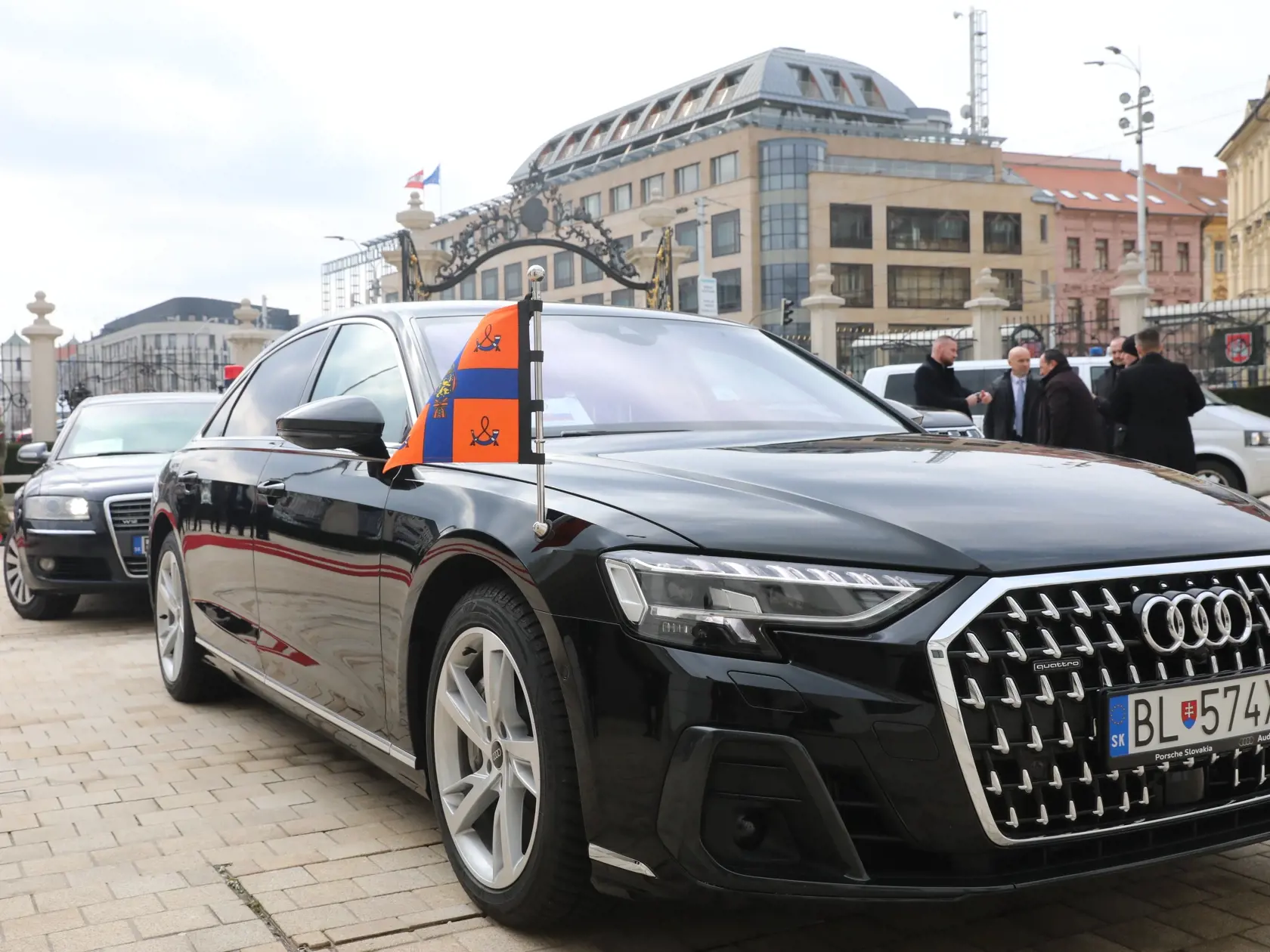 Na Slovensko pricestoval holandský kráľovský pár. Trojdňová oficiálna návšteva kráľa Viliama-Alexandra a kráľovnej Maximy sa začala v utorok dopoludnia ceremoniálom v Prezidentskom paláci, kde ich privítala prezidentka SR Zuzana Čaputová.