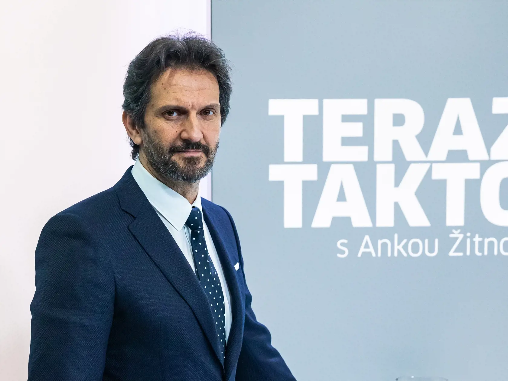 Diskusná relácia “Teraz takto”, ktorej hosťom bol Robert Kaliňák - minister obrany. Vo vláde sa možno objaví aj jeho menovec Michal Kaliňák (Hlas)