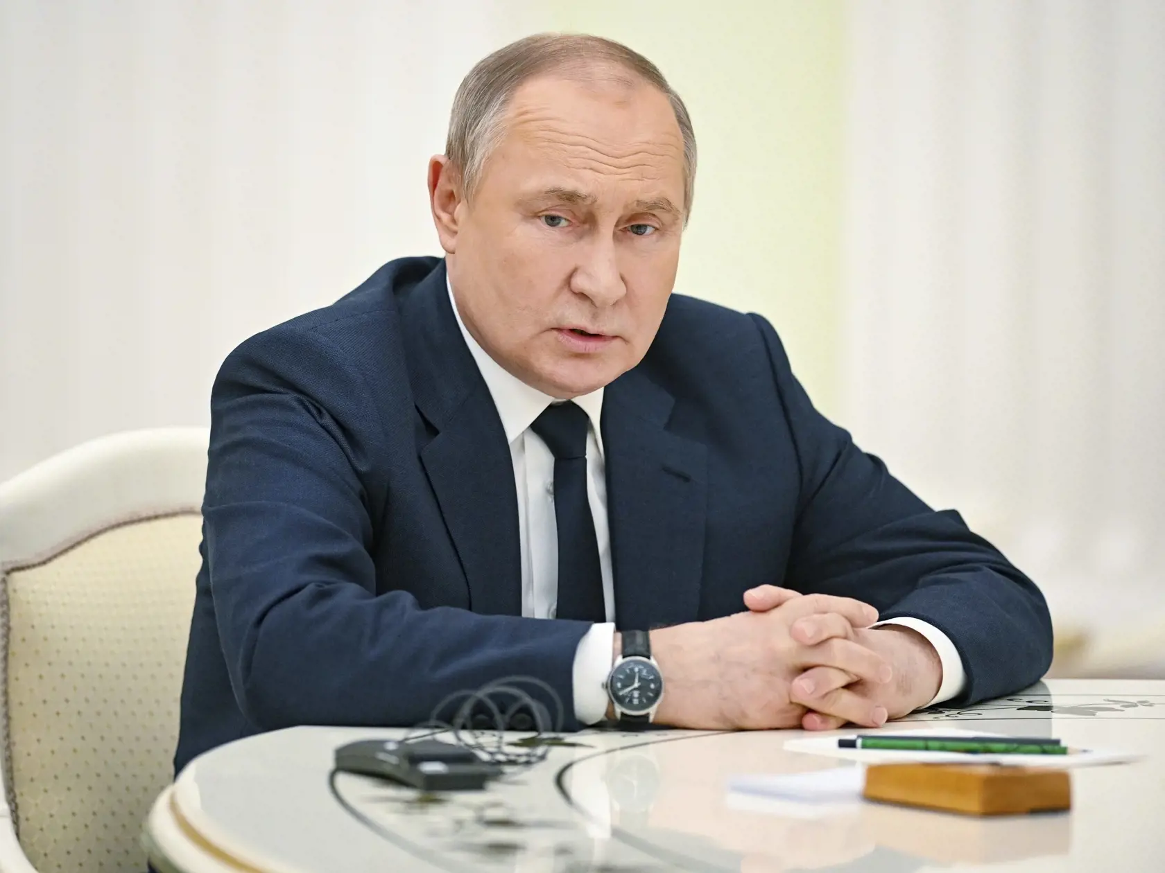 JB 35 Moskva - Ruský prezident Vladimir Putin sa rozpráva s generálnym tajomníkom OSN Antóniom Guterresom (nie je na snímke) počas ich stretnutia v Kremli v Moskve 26. apríla 2022. FOTO TASR/AP

Russian President Vladimir Putin speaks to U.N. Secretary-General Antonio Guterres during their meeting in the Kremlin, in Moscow, Russia, Tuesday, April 26, 2022. (Vladimir Astapkovich, Sputnik, Kremlin Pool Photo via AP)