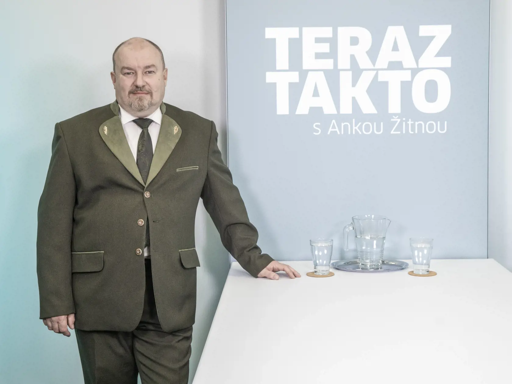 Na snímke je diskusná relácia “Teraz Takto” ktorej hosťom bol poslanec z kandidátky SNS Rudolf Huliak.