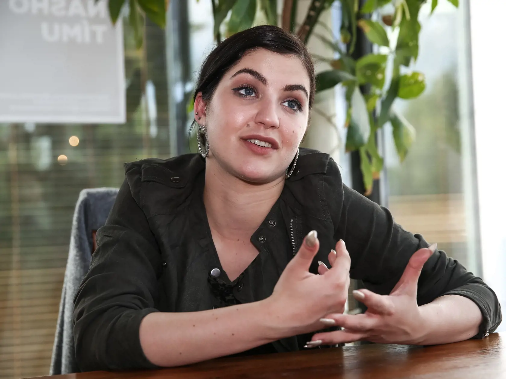 Celeste Buckingham pri rozhovore pre magazin Plus 1 Den v Bratislavskej Eurovei