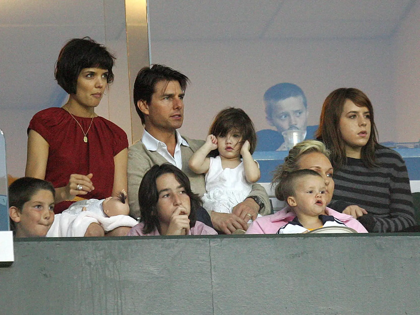 Tom Cruise a Katie Holmes s dcérou Suri boli rozkošnou rodinou. Keď mala Suri 6 rozviedli sa, otca odvtedy nevidela.