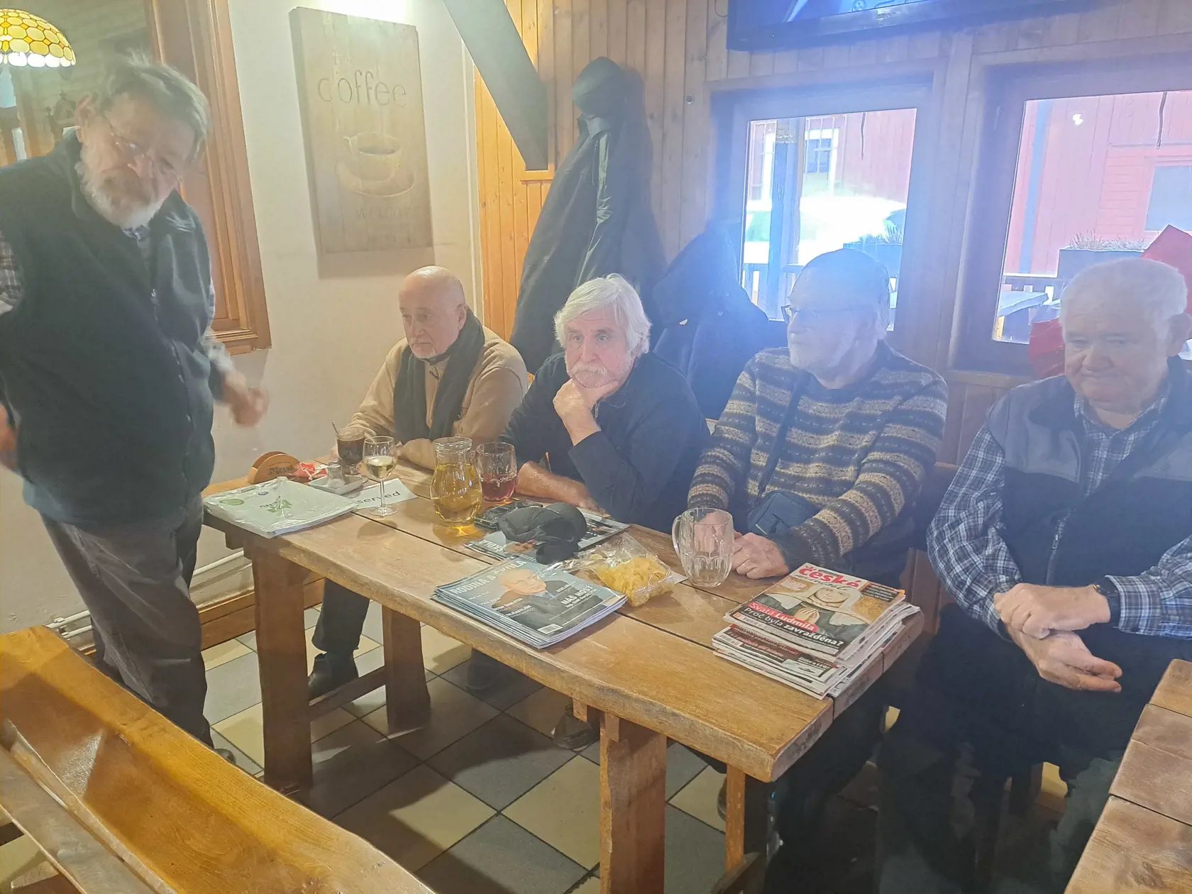 Stretávanie v tejto reštaurácii si vybrali práve z toho dôvodu, že je taká ľudová a príjemná.
