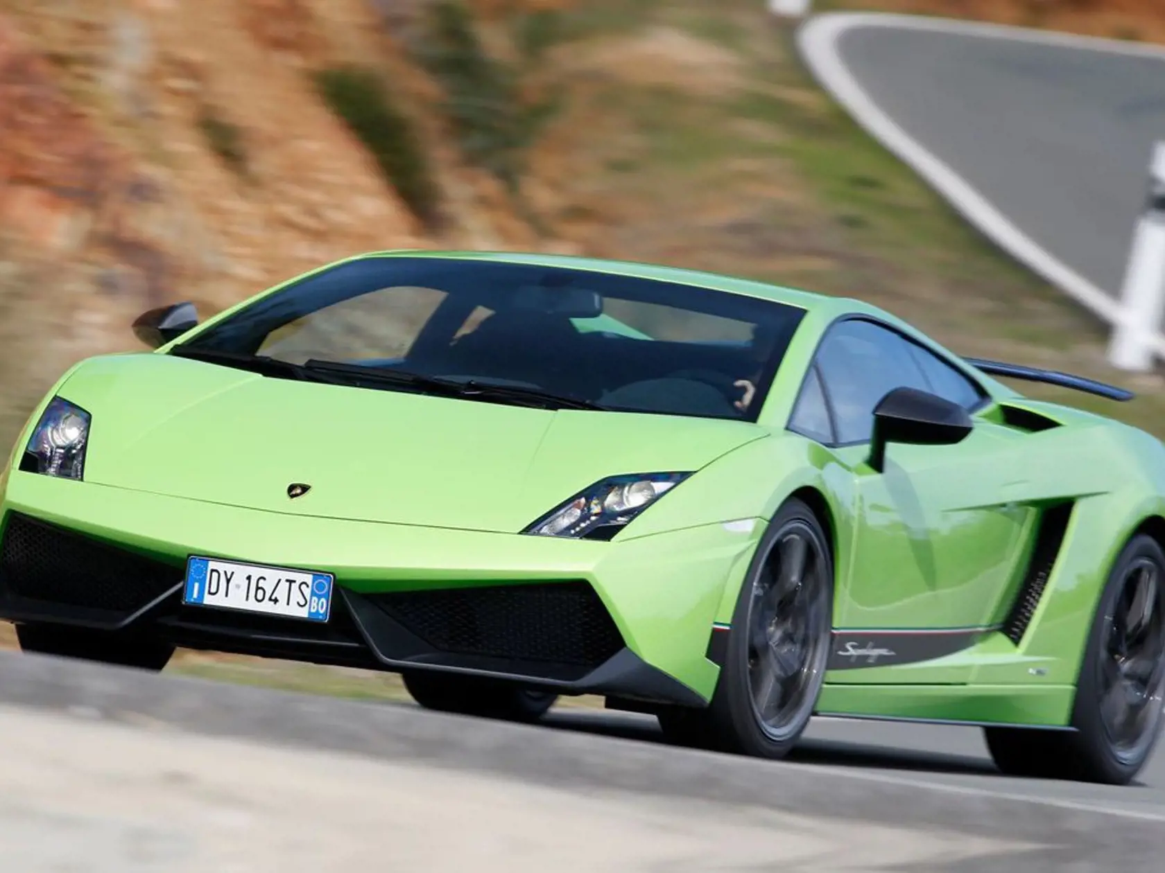Do ponuky sa vrátil aj športovejší model s označením Superleggera. Okrem pevného krídla sa tentokrát odlišoval aj tvarovaním nárazníkov a prahov, novinkou sa stalo čierne lakovanie viacerých dielcov.