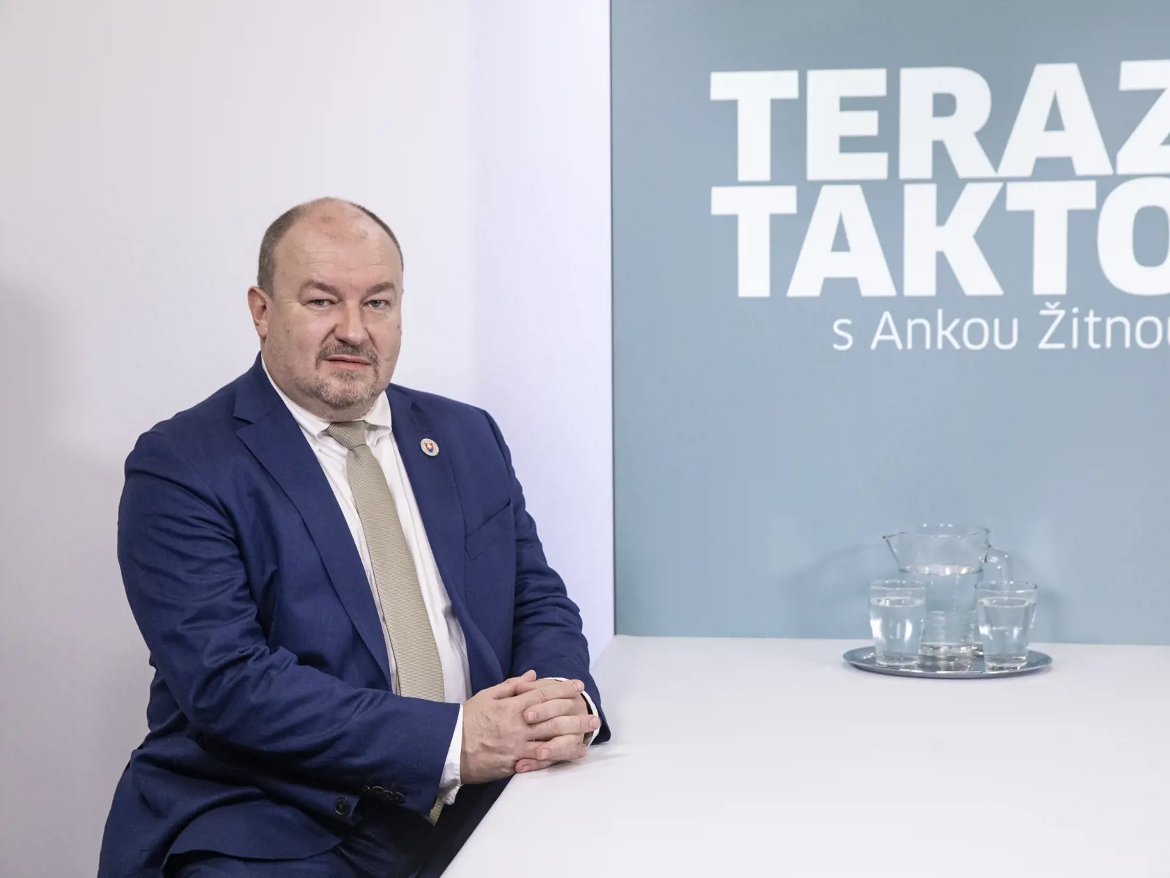 Na snímke je diskusná relácia “Teraz takto”, ktorej hosťom bol  poslanec Národnej rady Slovenskej republiky na kandidátke strany SNS Rudolf Huliak.