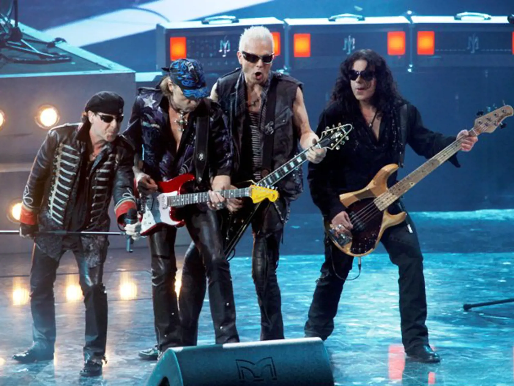 Nemecká rocková kapela "Scorpions" - Klaus Meine, Matthias Jabs, Rudolf Schenker, Pawel Maciwoda (poradie zľava).