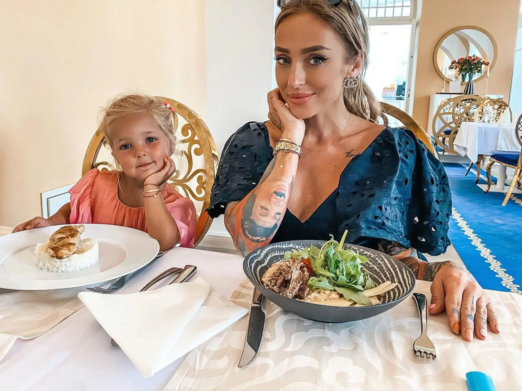 Lucia Lucid Sládečková so svojou rozkošnou dcérkou Lýdiou...