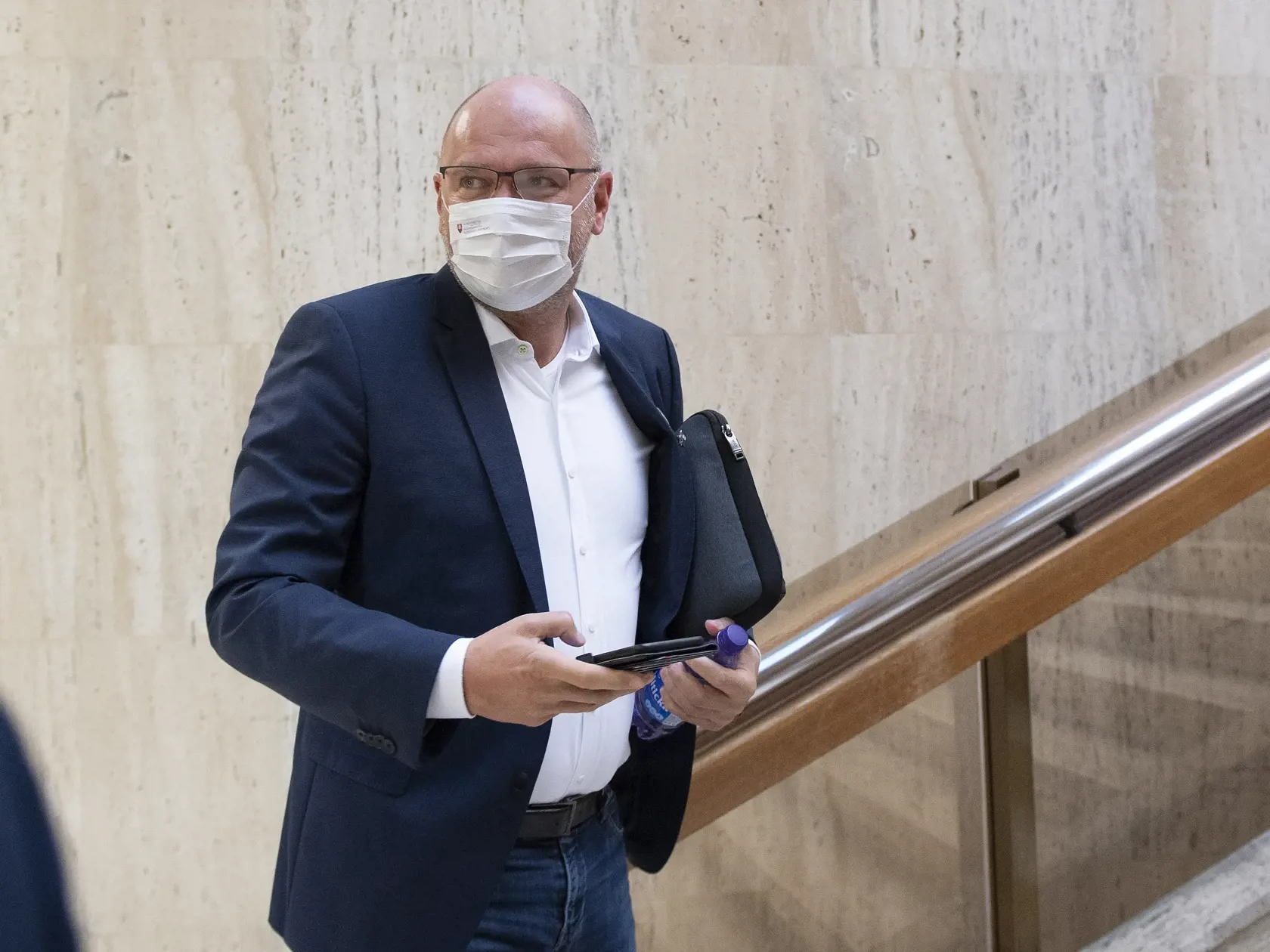 Na snímke minister hospodárstva SR a prvý podpredseda vlády pre ekonomiku Richard Sulík  pred zasadnutím 52. schôdze vlády SR 18. novembra 2020 v Bratislave. FOTO TASR - Pavel Neubauer