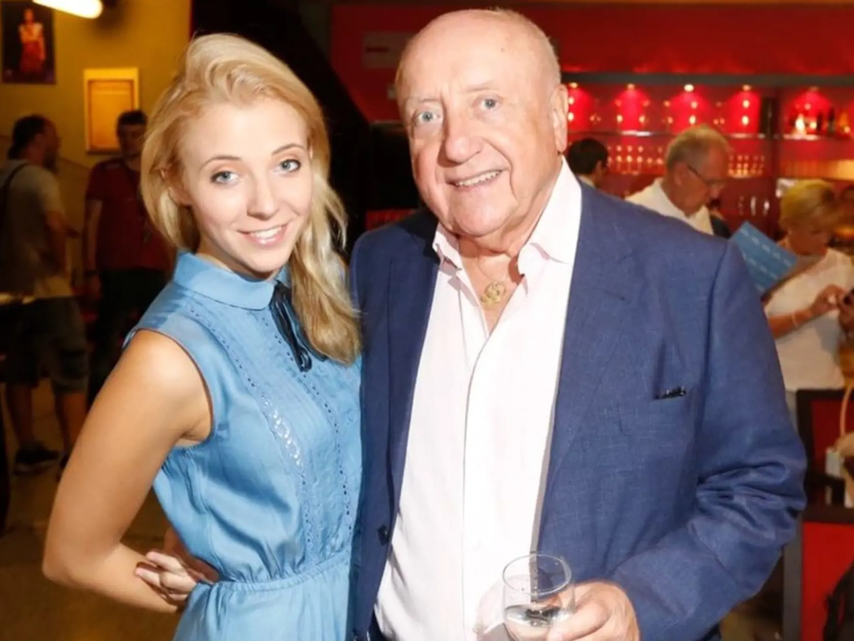Anna Slováčková otcovej milenke nevie prísť na meno. 
