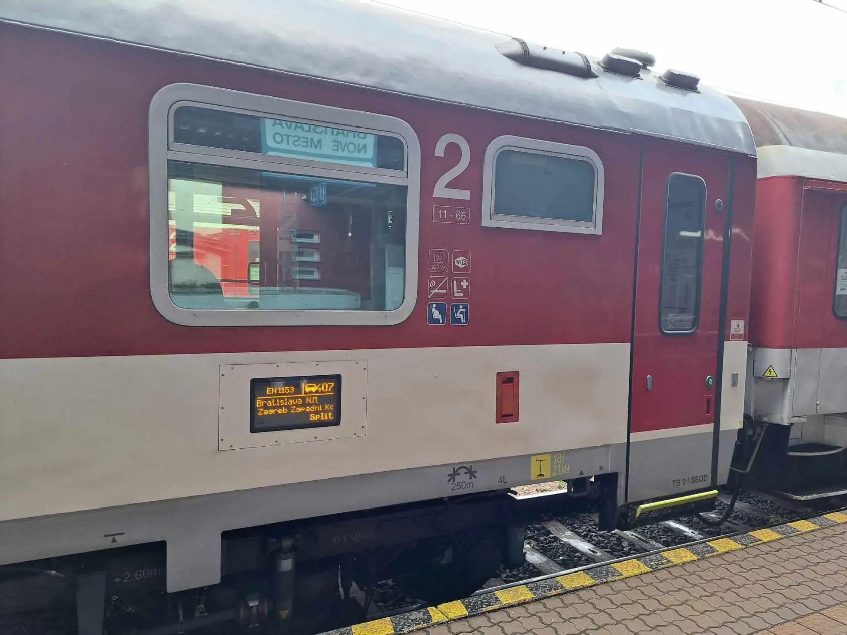 Vlak EuroNight do Splitu vyrazil dnes o 15:26 zo stanice Bratislava-Nové Mesto.