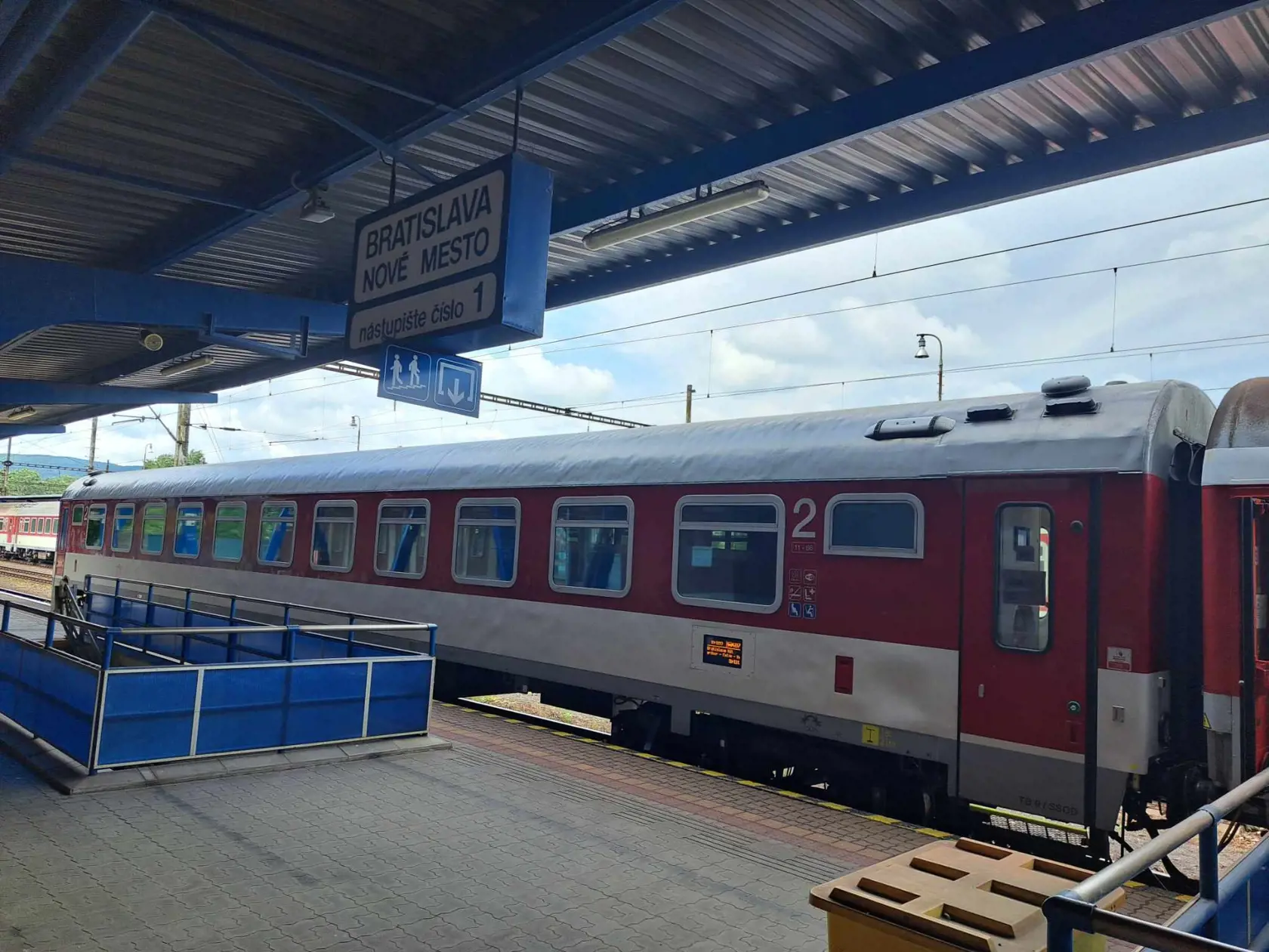 Vlak EuroNight do Splitu vyrazil dnes o 15:26 zo stanice Bratislava-Nové Mesto.