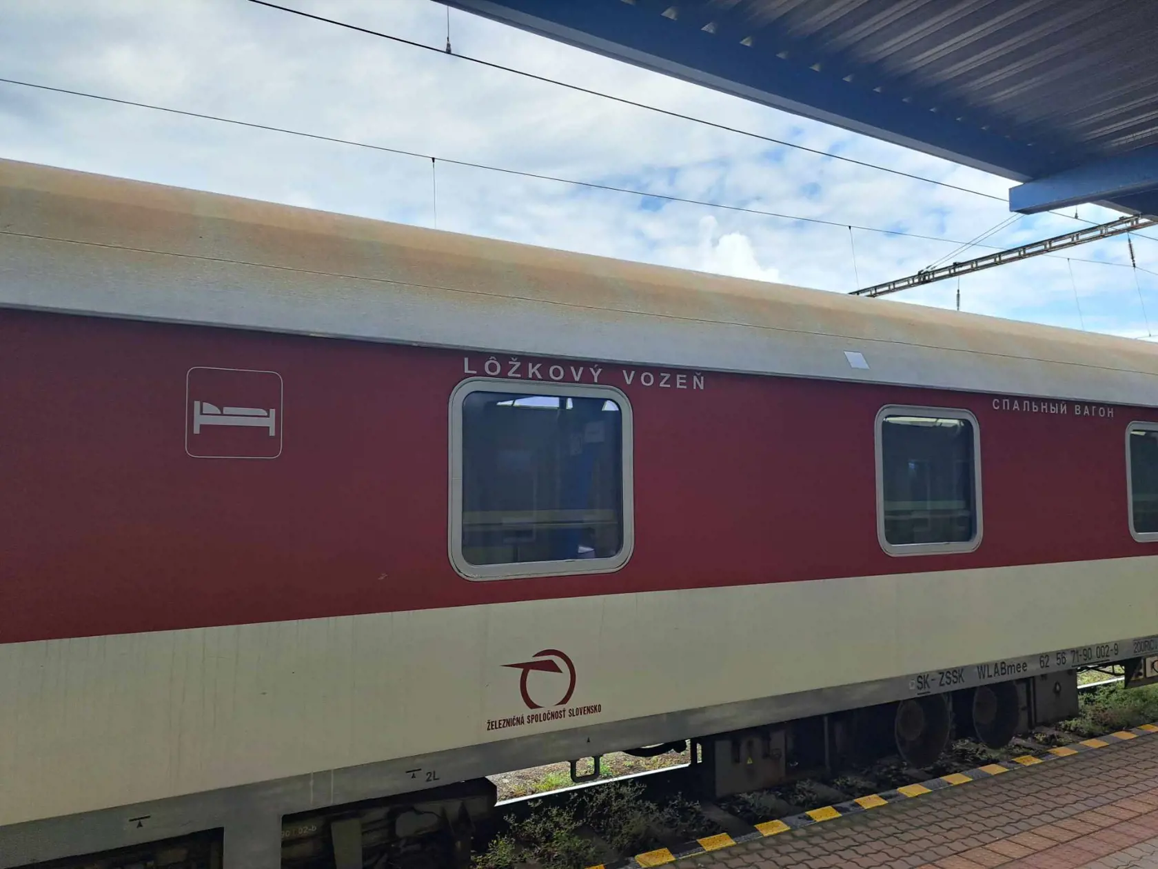 Vlak EuroNight do Splitu vyrazil dnes o 15:26 zo stanice Bratislava-Nové Mesto.