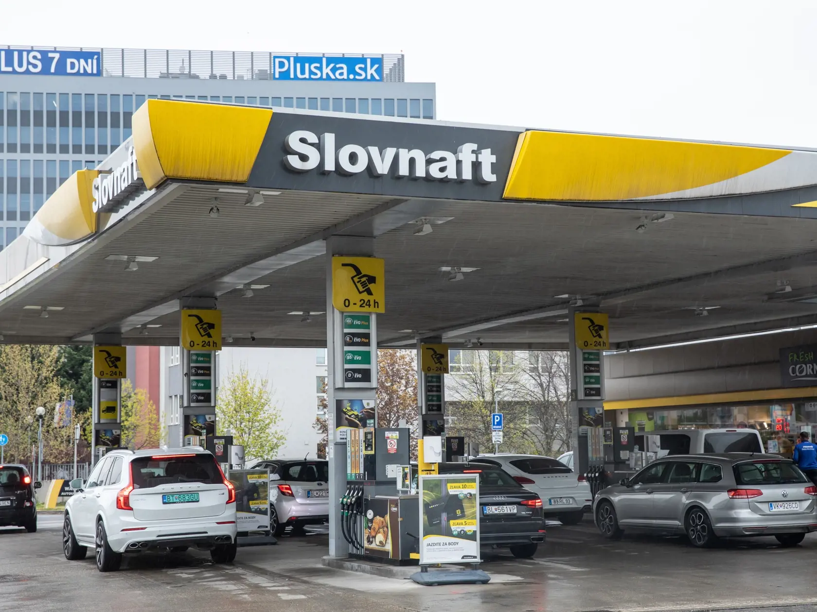 Na situáciu, keď je nafta drahšia ako benzín, si podľa analytikov máme zvykať.