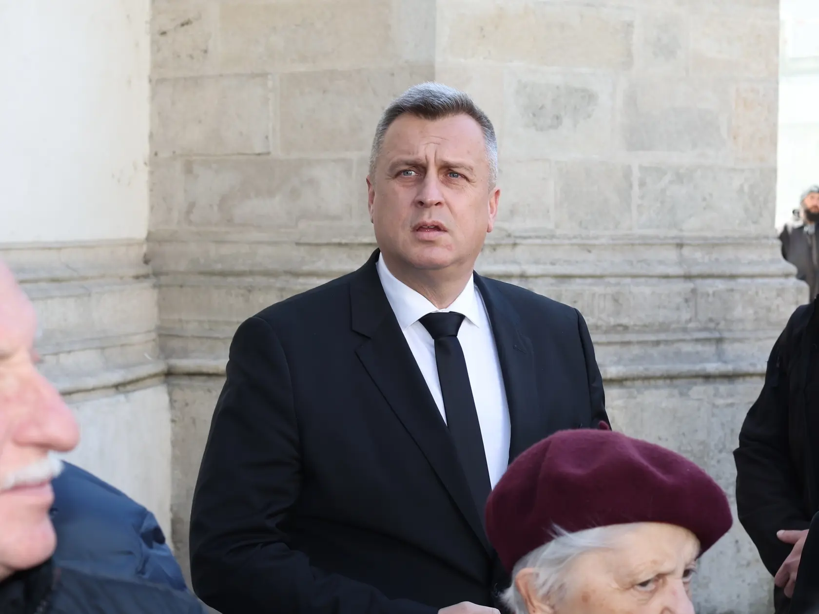 Posledná rozlúčka so Štefanom Kvietikom. Na snímke Andrej Danko.