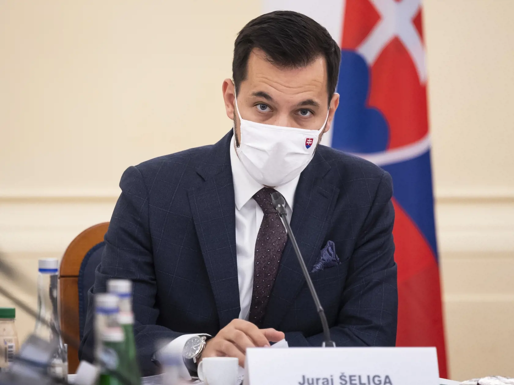 Na snímke podpredseda NRSR a člen Ústavnoprávneho výboru NR SR Juraj Šeliga (Za ľudí) počas schôdze Ústavnoprávneho výboru NR SR, ktorý vypočúva kandidátov na generálneho prokurátora SR v historickej budove NR SR na Župnom námestí v Bratislave vo štvrtok 19. novembra 2020. FOTO TASR - Jaroslav Novák