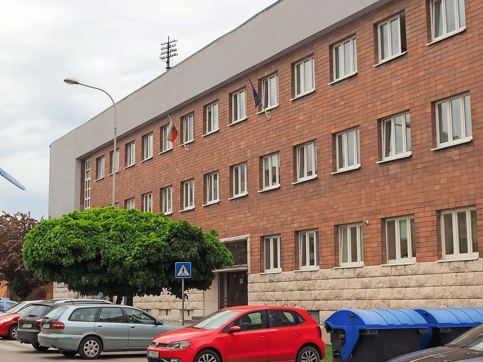 Žaloby na súd podal prokurátor a nie Slovenský pozemkový fond, ktorý dotknuté pozemky spravoval.