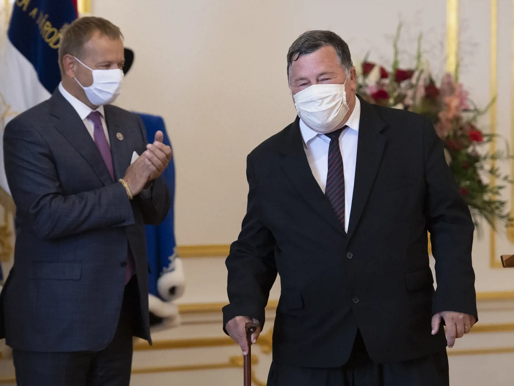 Na snímke vľavo predseda NRSR Boris Kollár a vpravo ocenený laureát lekár Vladimír Krčméry počas odovzdávania štátnej ceny Jozefa Miloslava Hurbana v reprezentačných priestoroch Bratislavského hradu 1. septembra 2020 v Bratislave. FOTO TASR - Pavel Neubauer	


