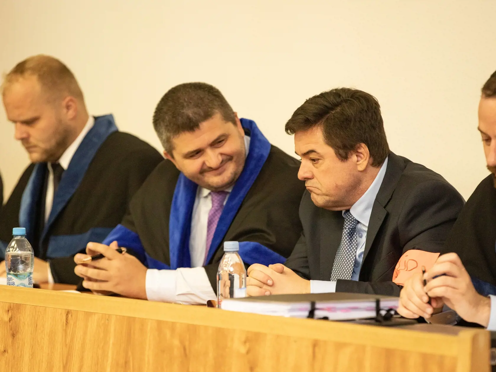 Marian Kočner je obvinený v prípade vraždy Jána Kuciaka. Na snímkach ako obžalovaný počas vvypočúvania v kauze Zmenky.