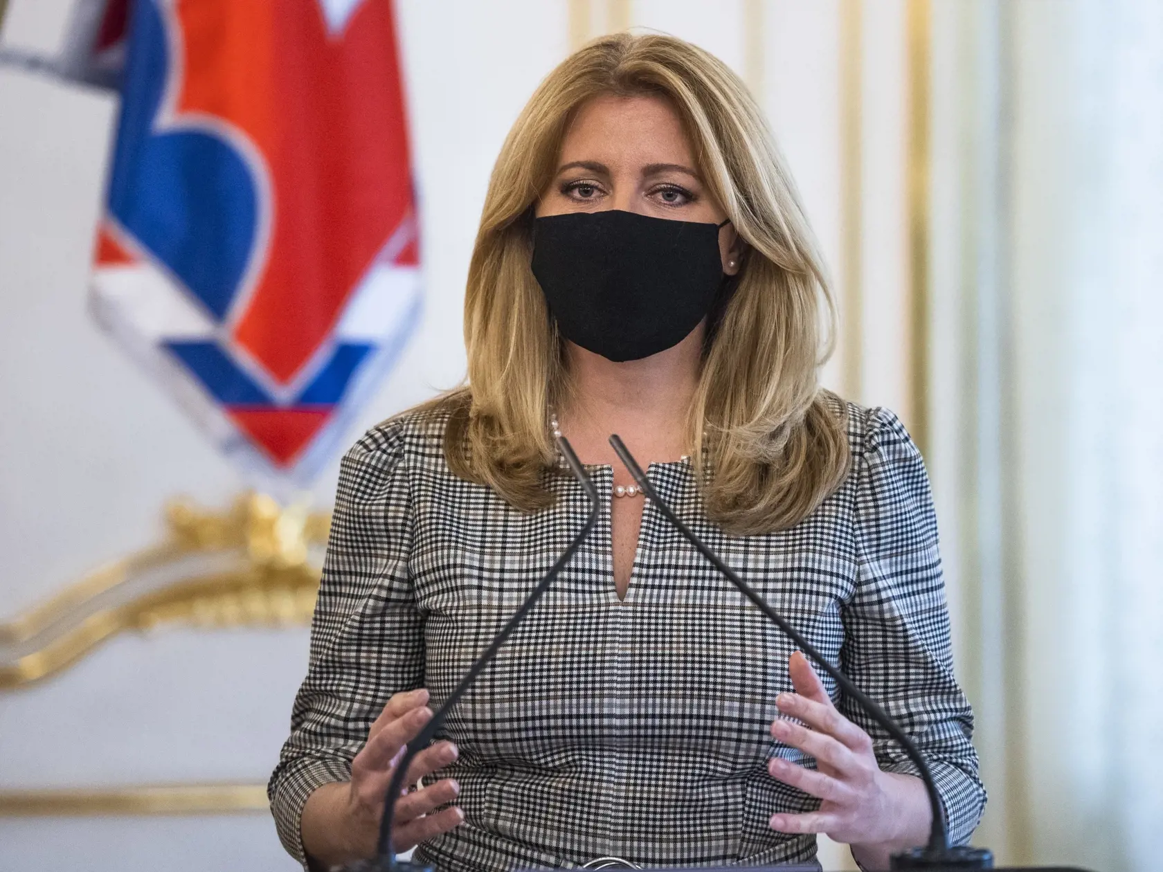 Prezidentka Zuzana Čaputová počas tlačovej konferencie k záverom utorkového stretnutia s predsedom vlády SR Igorom Matovičom, v stredu 4. novembra 2020 v Bratislave.