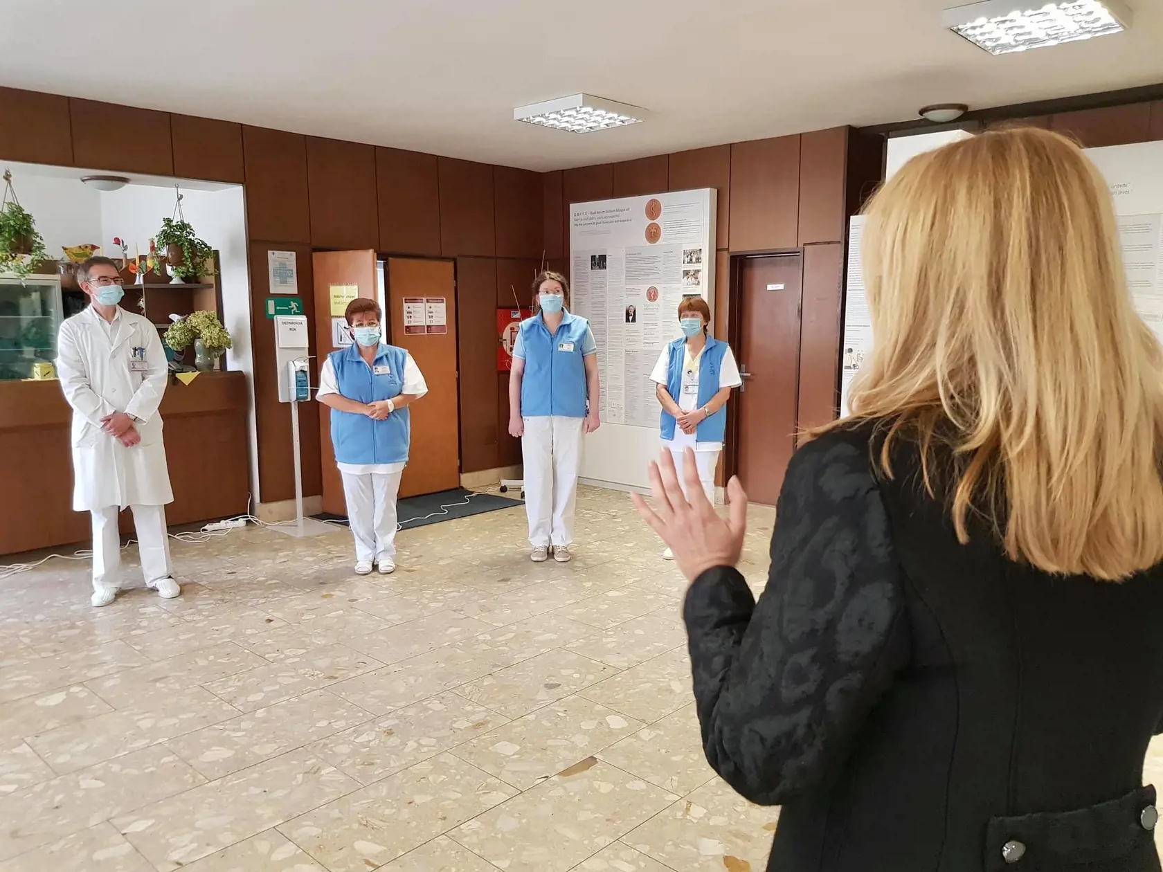 Prezidentka mala opäť nabitý program. okrem návštevy nemocnice v Martine, stihla aj vymenovať veľvyslancov Slovenskej republiky