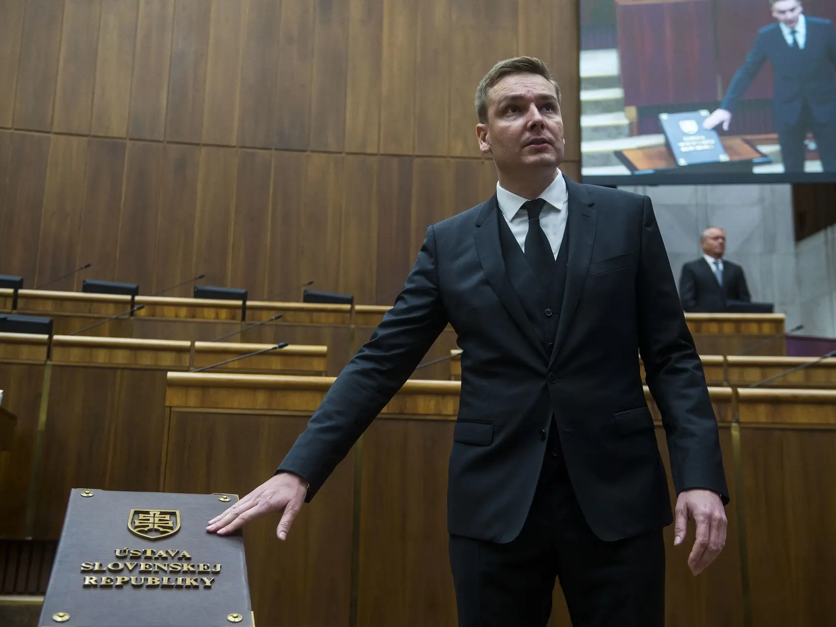 Poslanec NR SR za PS Branislav Vančo. Práve jemu bude robí Madej asistenta. Podľa údajov z webu NRSR si Madej zarobí mesačne 1 454,00 €.