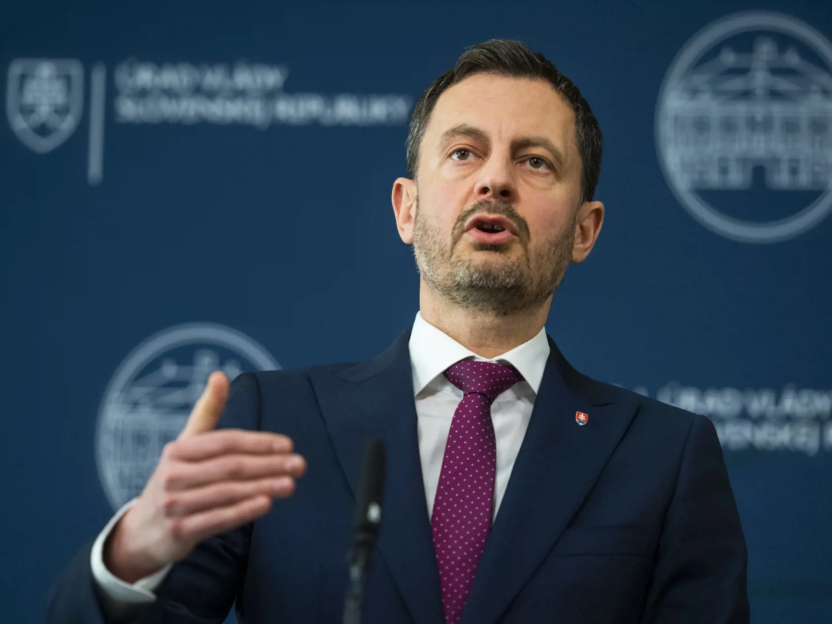 Na snímke dočasne poverený predseda vlády SR Eduard Heger (OĽANO) počas tlačovej konferencie k odchodu ministra zdravotníctva SR Vladimíra Lengvarského (nominant OĽANO) v Bratislave 2. marca 2023.
