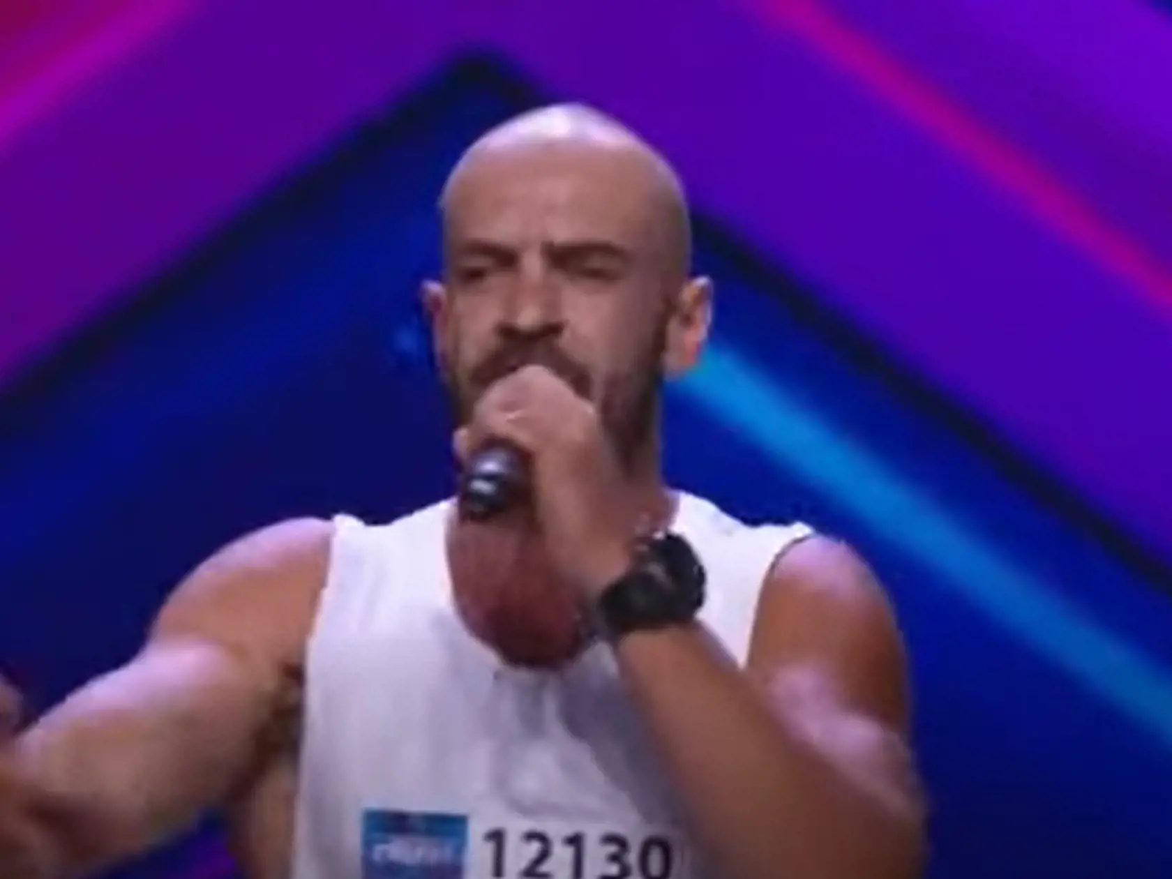 Enrico Miško vystupoval v šou Československo má talent s vlastnou rapovou skladbou.