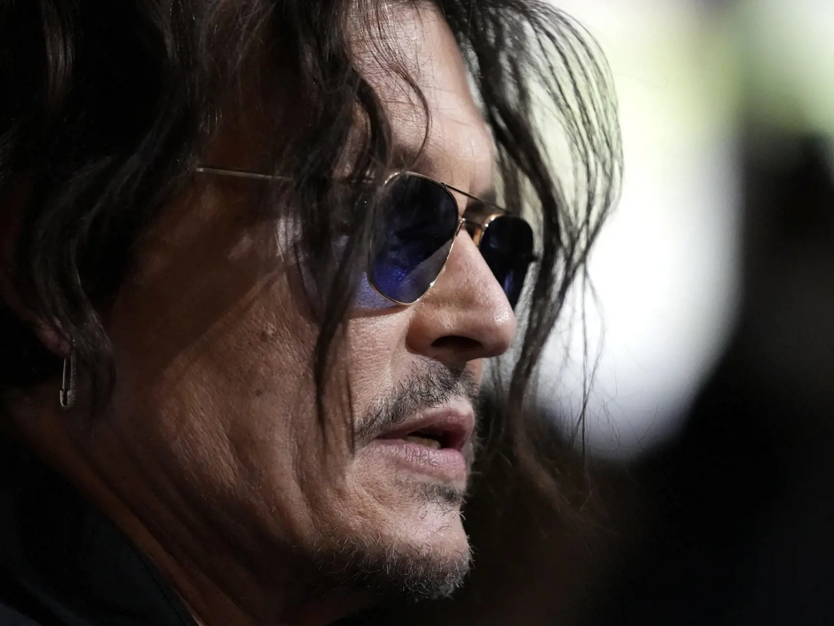 Johny Depp sa posledného dňa na súde nezúčastnil.