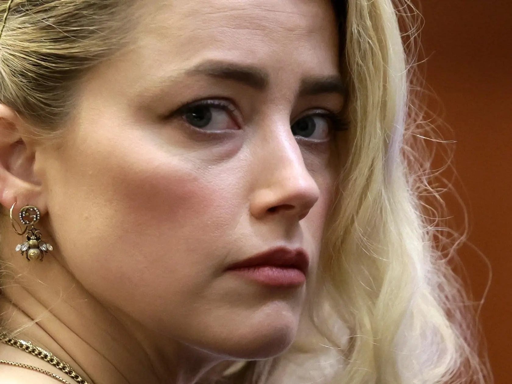 FOTO z "dňa D": Porota konečne rozhodla v spore hereckej dvojice, Deppova exmanželka Amber Heardová prehrala.