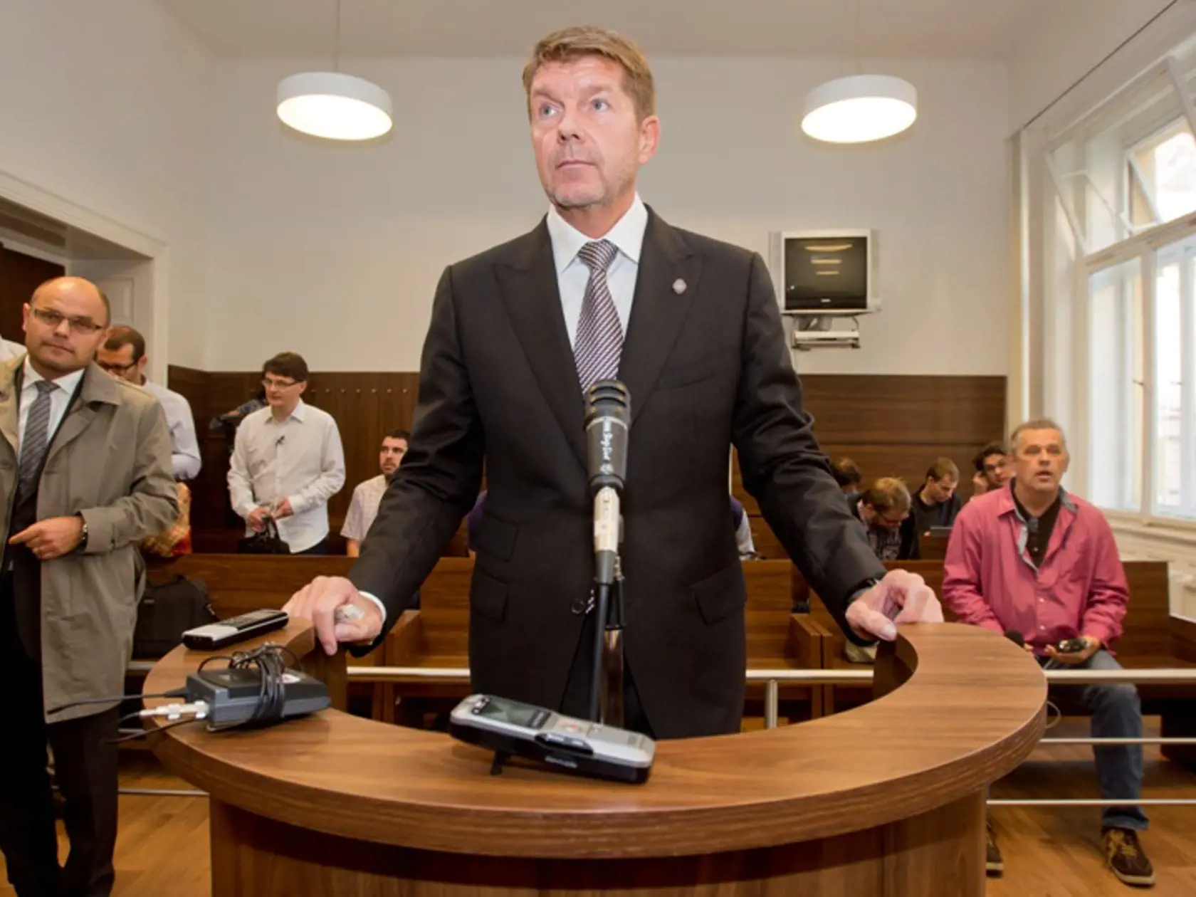Ficov priateľ Výboh je namočený v korupčnej kauze.