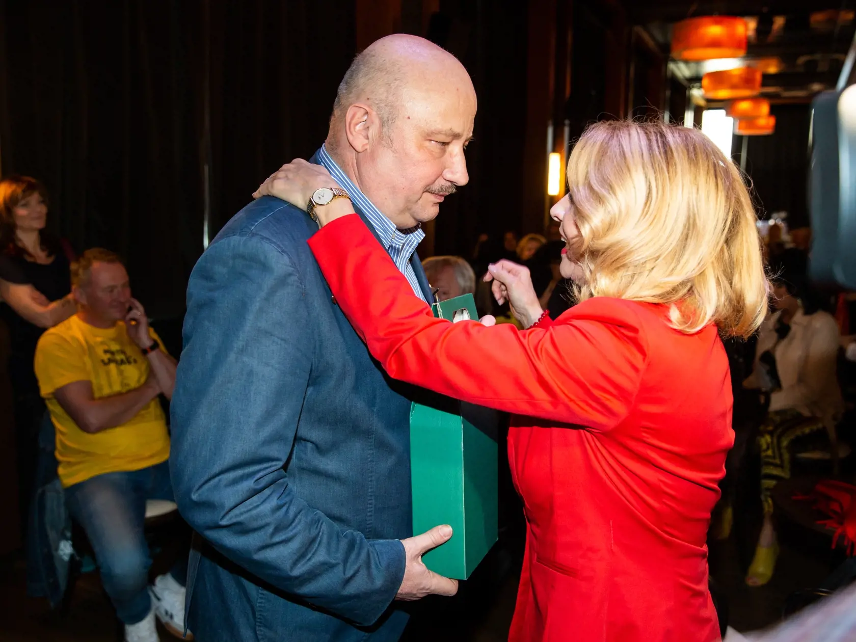 Krst knihy Martina Sarvaša s názvom "Zatiaľ toľko" v bratislavskom divadle Nová Scéna. Na snímke Martin Sarvaš a Zdena Studenková.