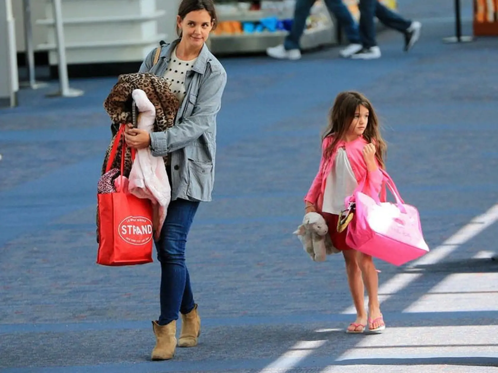 Suri Cruise bola kedysi opisovaná ako najsmutnejšie dieťa Hollywoodu, lebo  a vôbec neusmievala.