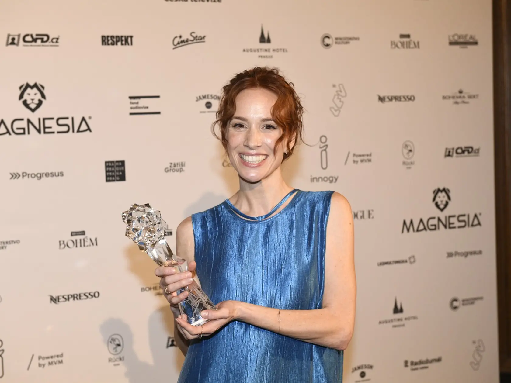 Český lev: Táňa Pauhofová zaujala v modrých šatách