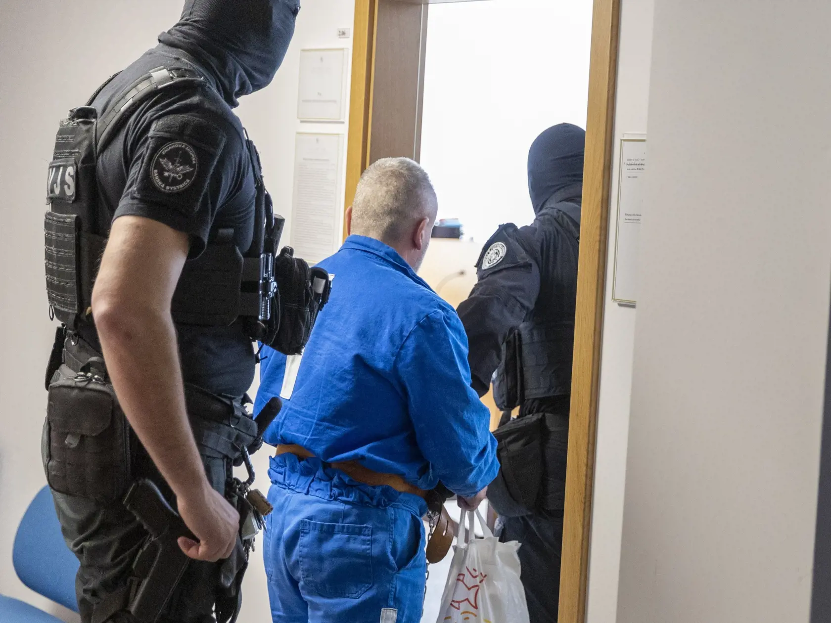 Na snímke je Robert Lališ alias Kýbel na Najvyššom súde SR v Bratislave. 