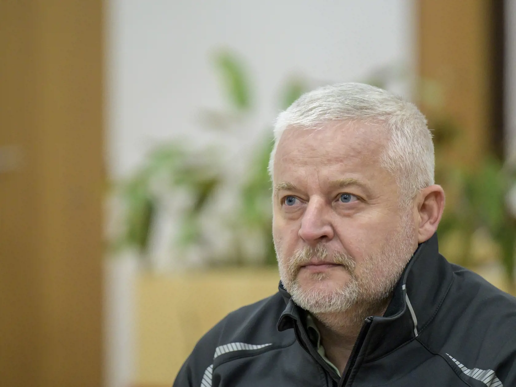 Na snímke prezident Policajného zboru (PZ) SR Ľubomír Solák informuje počas tlačovej konferencie o útoku nožom na gymnáziu v meste Spišská Stará Ves (okres Kežmarok) vo štvrtok 16. januára 2025. Po útoku hlásia dvoch mŕtvych. Obeťami útoku sú dve ženy, 18-ročná študentka a 51-ročná zástupkyňa riaditeľa. Zranená bola 18-ročná žiačka, ktorú so stredne ťažkými poraneniami previezli do nemocnice v Poprade. Na mieste boli ošetrení aj 51-ročný muž a 62-ročná žena z dôvodu akútnej stresovej reakcie. FOTO TASR - Veronika Mihaliková