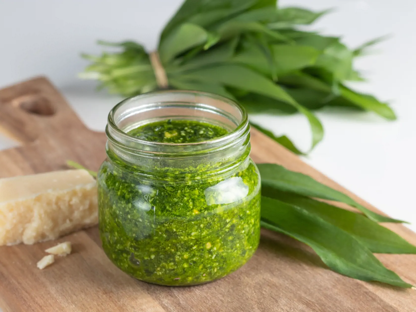 Pesto z medvedieho cesnaku.