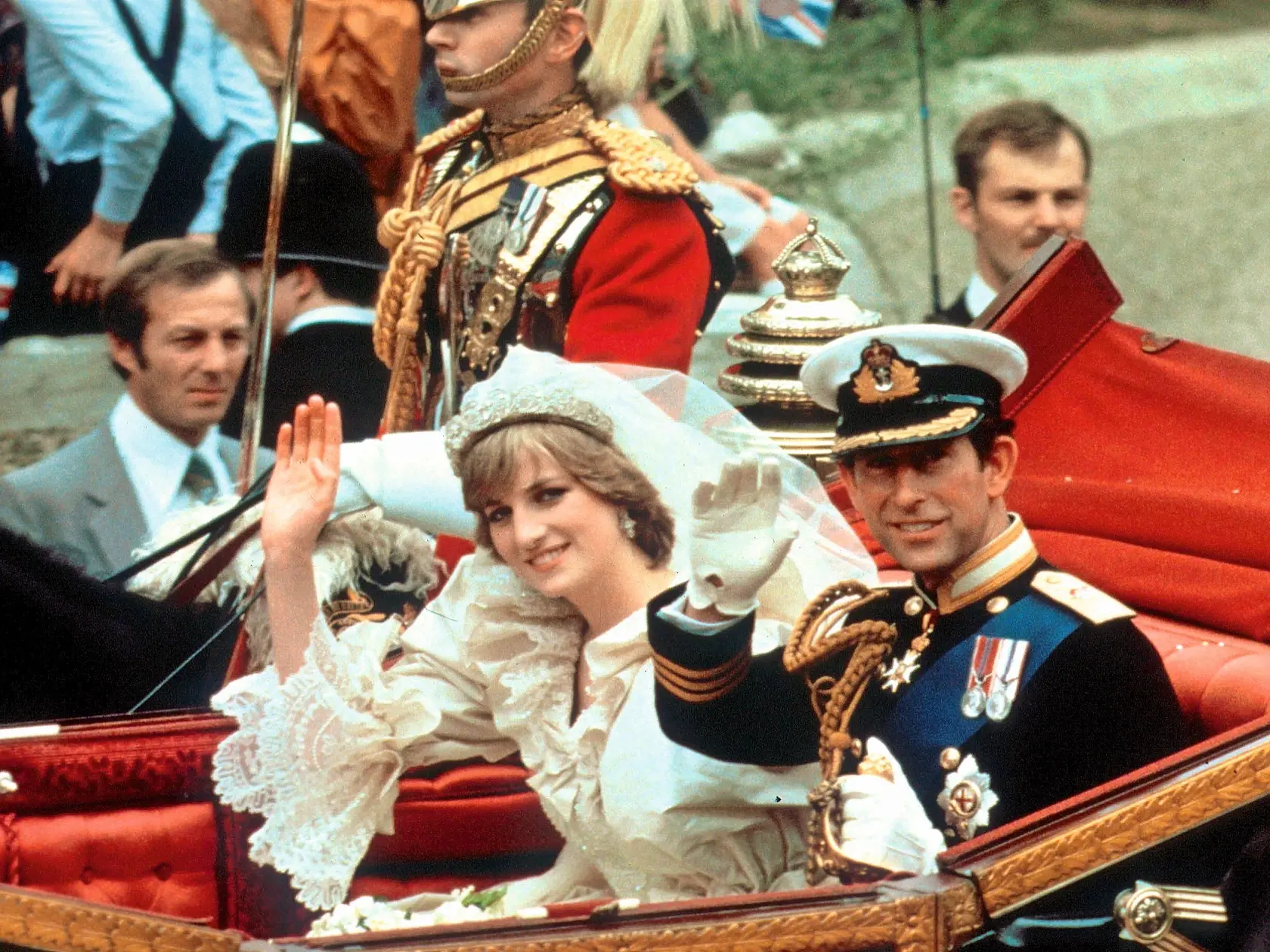 Šéfredaktorovi novín The Daily Telegraph Diana povedala, že manželstvo s britským následníkom trónu bolo od prvého dňa peklom.