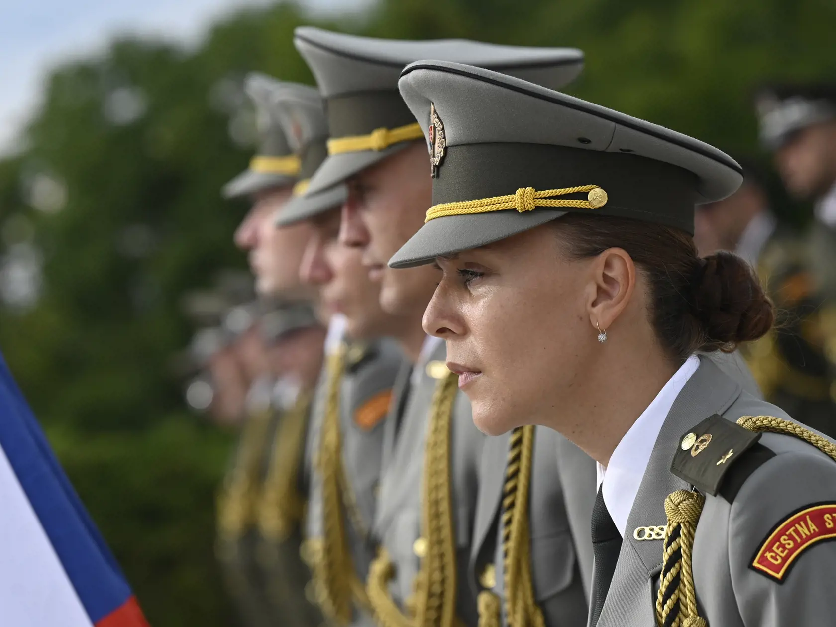 Na snímke čestná stráž počas osláv 77. výročia Slovenského národného povstania (SNP) na Jankovom vŕšku pri Uhrovci, okres Bánovce nad Bebravou, v sobotu 28. augusta 2021.