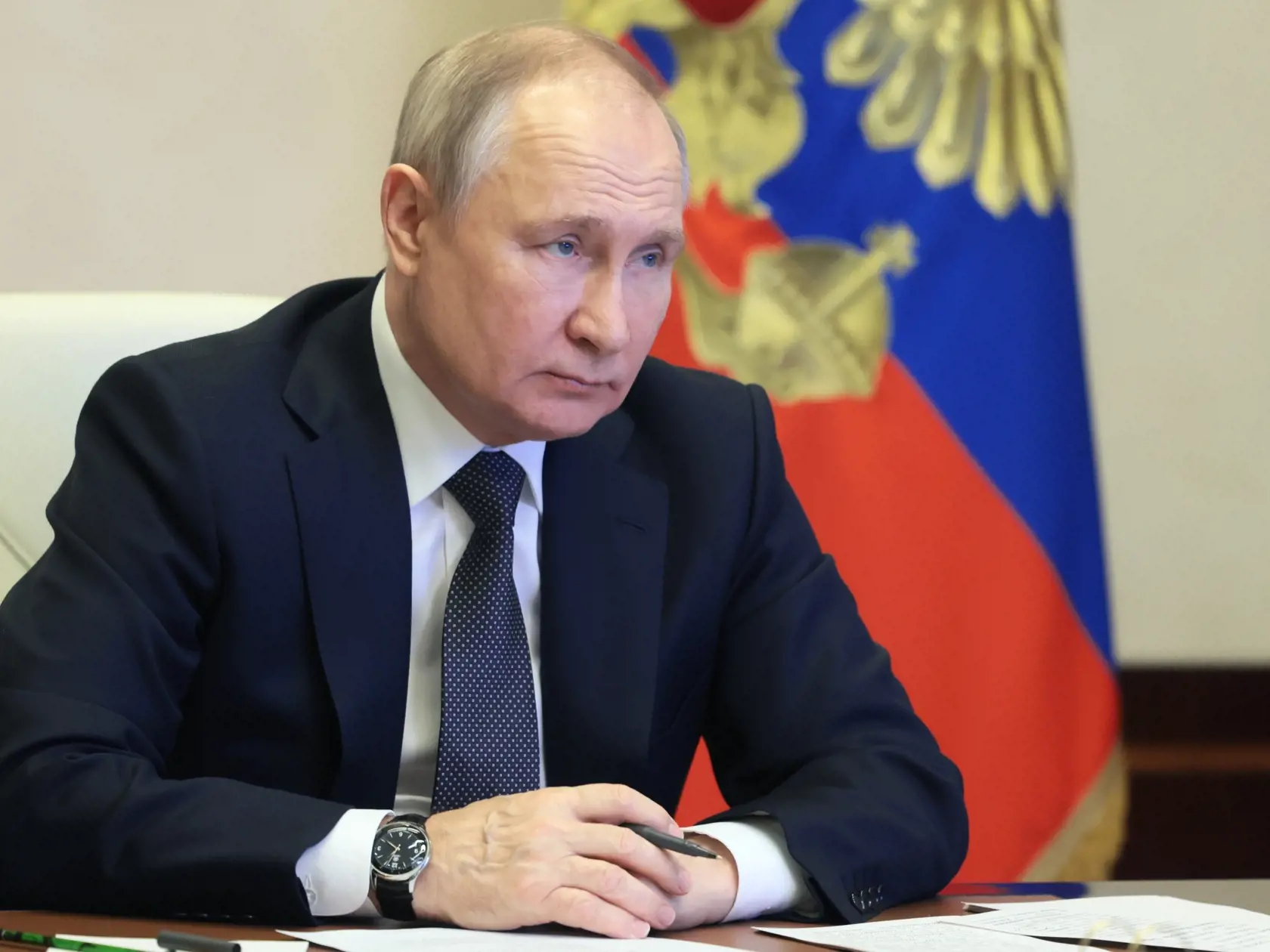 JB 2 Moskva - Ruský prezident Vladimir Putin reaguje pri príležitosti 30. výročia vzniku národného energetického gigantu Gazprom prostredníctvom videokonferencie v jeho rezidencii Novo-Ogarjovo pri Moskve 17. februára 2023. FOTO TASR/AP

Russian President Vladimir Putin attends an event marking the 30th anniversary of the national energy giant Gazprom, via a video conference at the Novo-Ogaryovo state residence, outside Moscow, Russia, Friday, Feb. 17, 2023. (Mikhail Metzel, Sputnik, Kremlin Poo