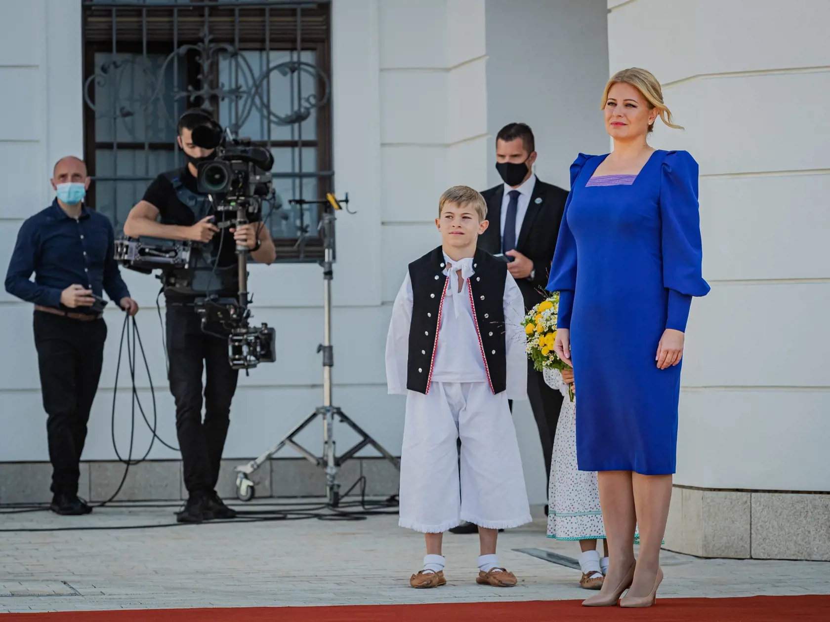 Pápež František sa v pondelok 13.9. 2021 zúčastnil oficiálneho prijatia u Prezidentky Slovenskej republiky Zuzany Čapautovej a následného stretnutia s osobnosťami politického, spoločonského aj kultúrnehon života v záhrade Prezidentského paláca. Na snímke Prezidentka Slovenskej republiky Zuzana Čaputová.