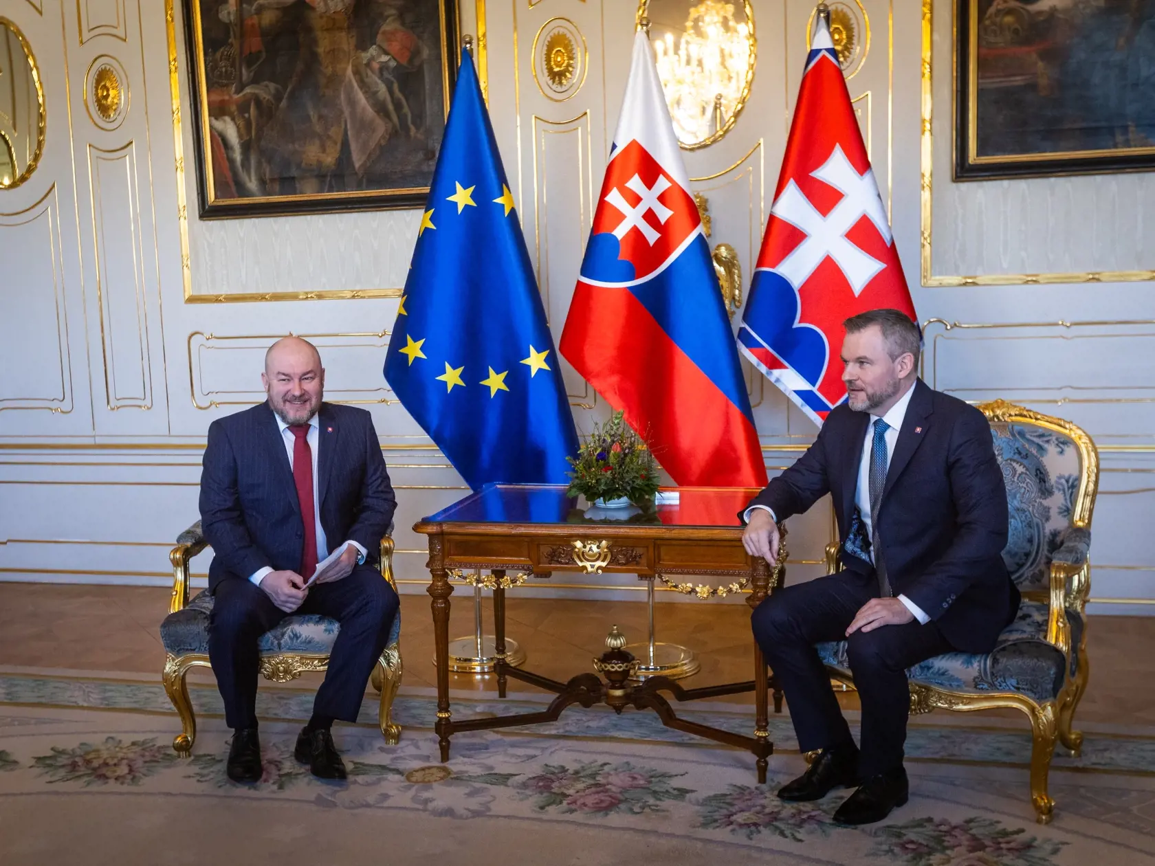 Prezident Slovenskej republiky Peter Pellegrini prijal poslanca Národnej rady SR Rudolfa Huliaka. Na snímke Rudolf Huliak a Peter Pellegrini.