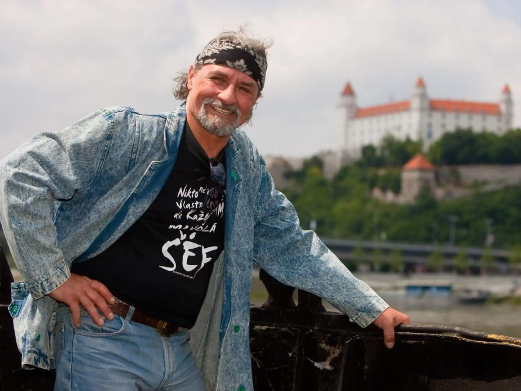 Vtedy 57-ročný Kucek musel po neúspešnom dueli statok opustiť už po dvoch týždňoch. Známy bol aj svojou neustálou odpoveďou - ,,Rozkaz pane!" A hoci sa na statku dlho nezdržal, v rámci Farmy patril medzi najvýraznejších účastníkov.