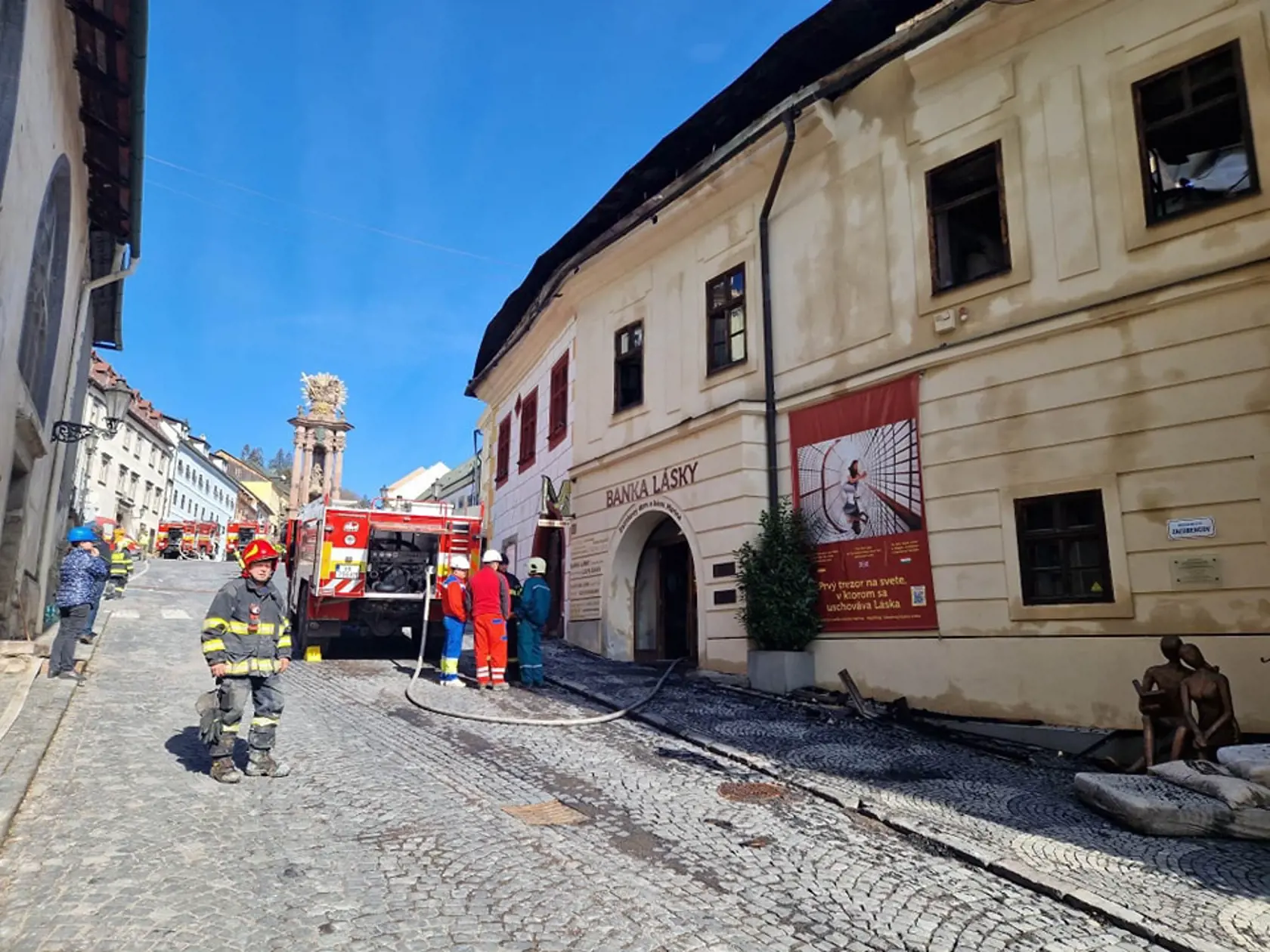 DEŇ PO: Následky požiaru v historickom centre Banskej Štiavnice.