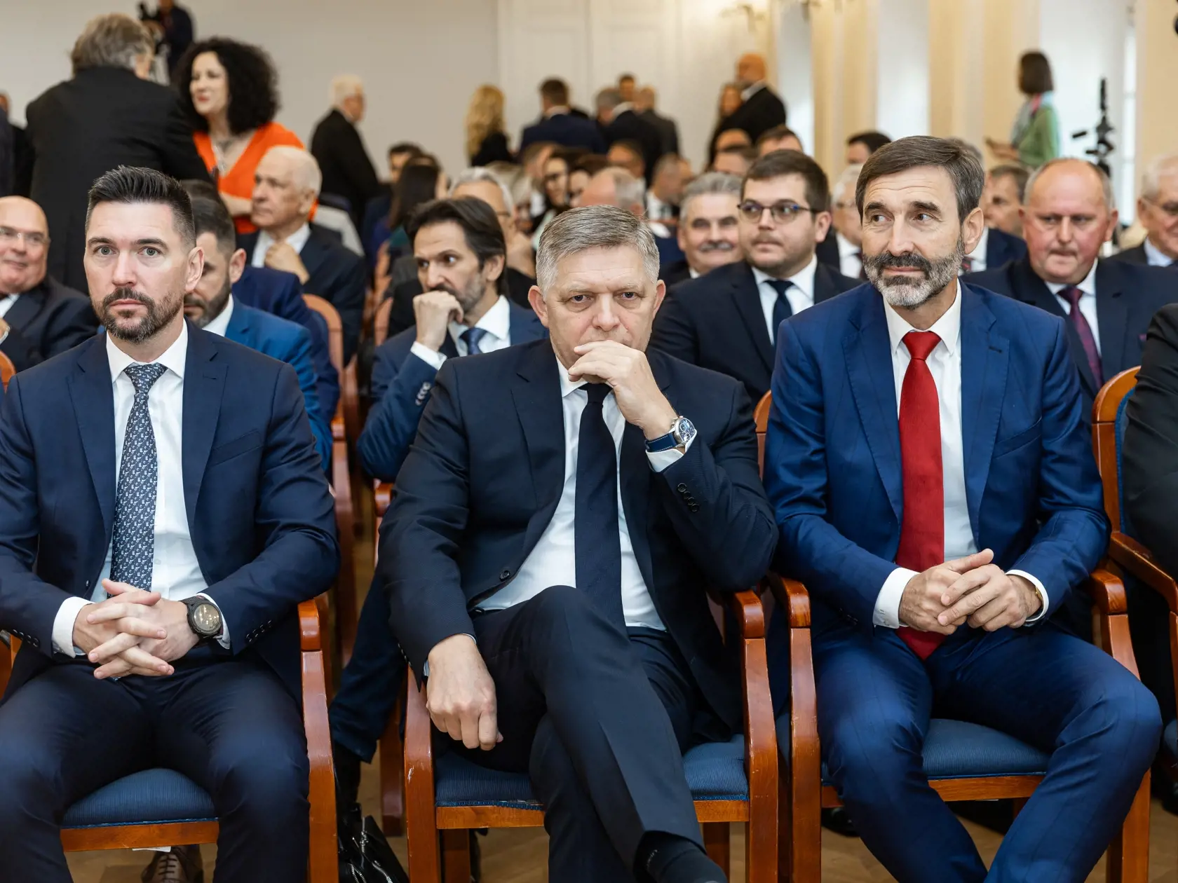 Slávnostné odovzdávanie osvedčení poslancom Národnej rady SR v Bratislave. Na snímke Richard Takáč, Robert Fico a Juraj Blanár.