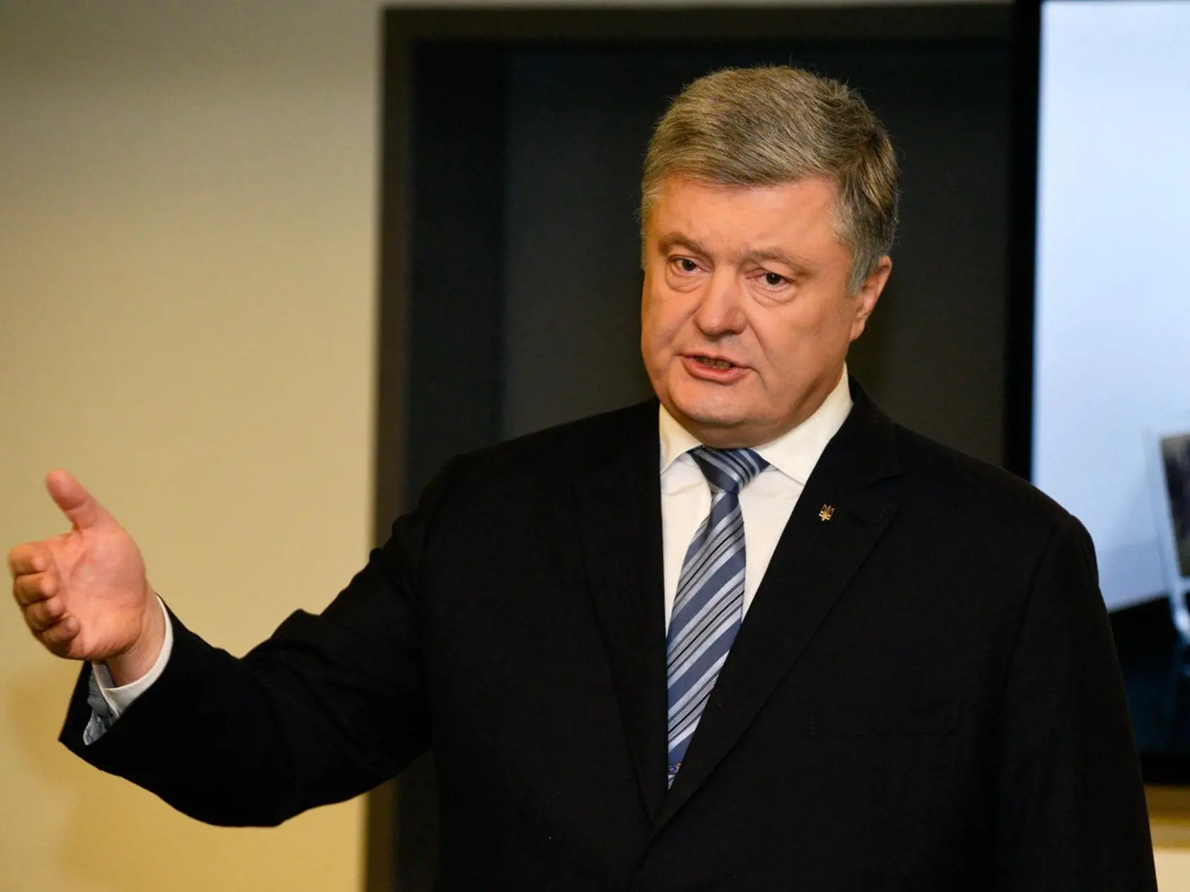 Zelenskyj porazil v počte hlasov aj súčasného prezidenta Petra Porošenka.