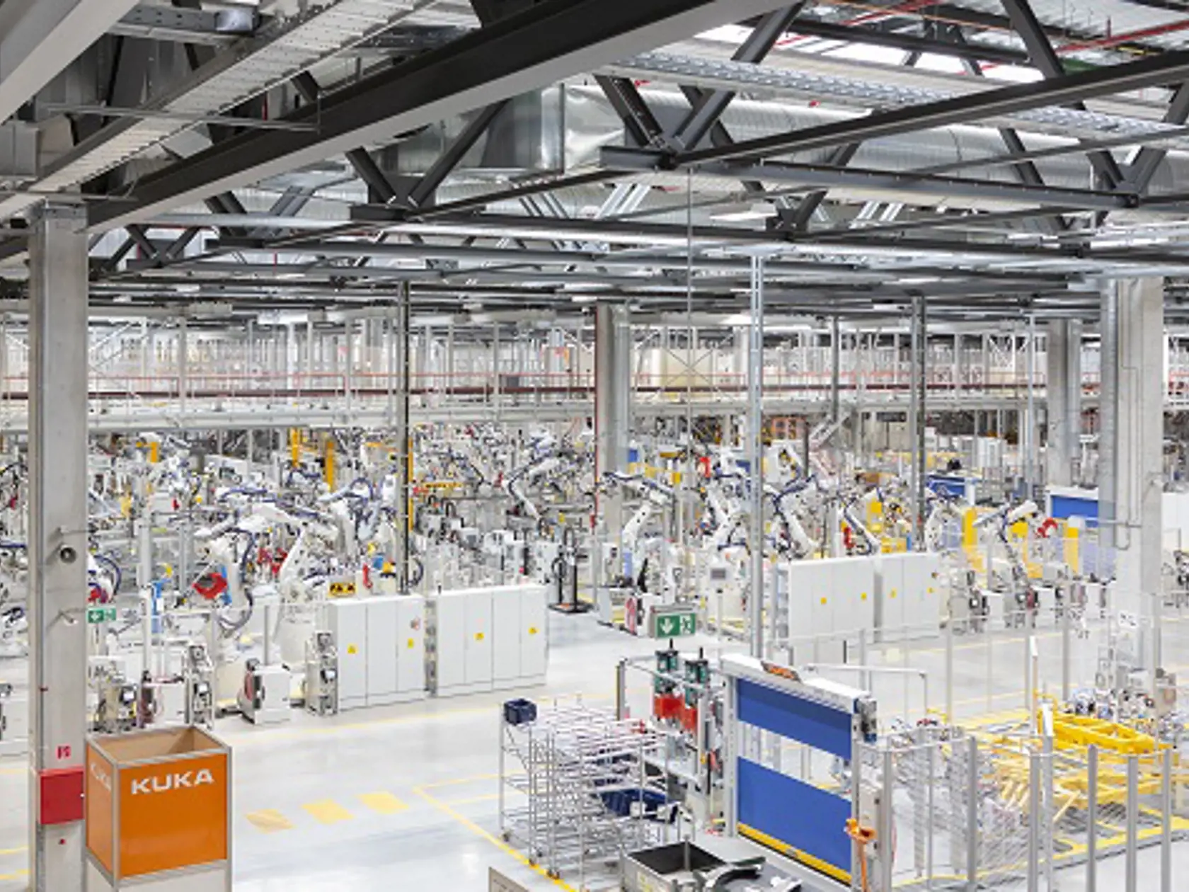 Niektoré linky na výrobu automobilu Jaguar Land Rover sú už pod Zoborom skompletizované.
