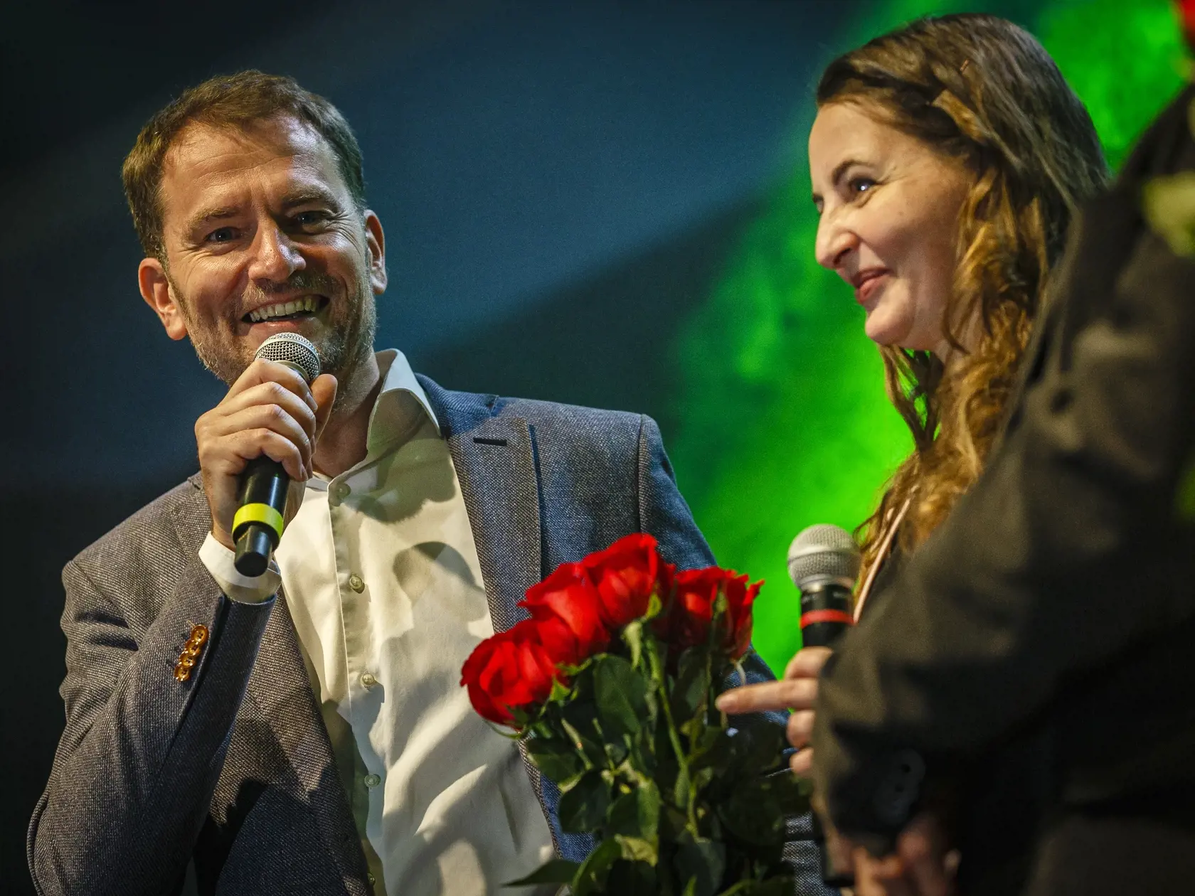 Na snímke Igor Matovič s manželkou Pavlínou v centrále politickej strany OĽANO počas noci volieb do Národnej rady Slovenskej republiky, 29.2.2020
