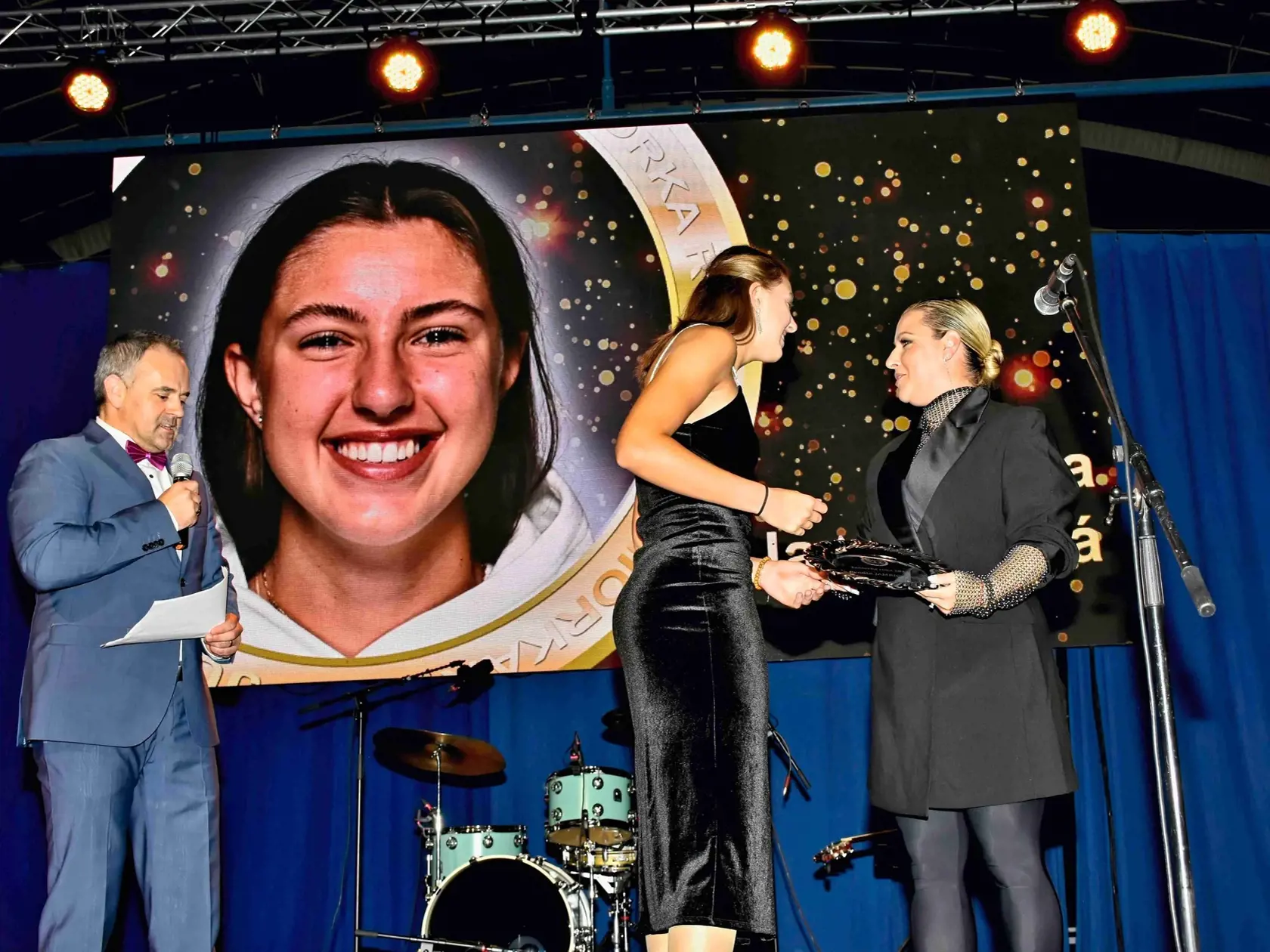 Dominika Cibulková už po pár týždňoch diéty v novembri ukázala, že sa naozaj dostáva do formy. Takto sa ukázala na galavečeri Tenista roka.