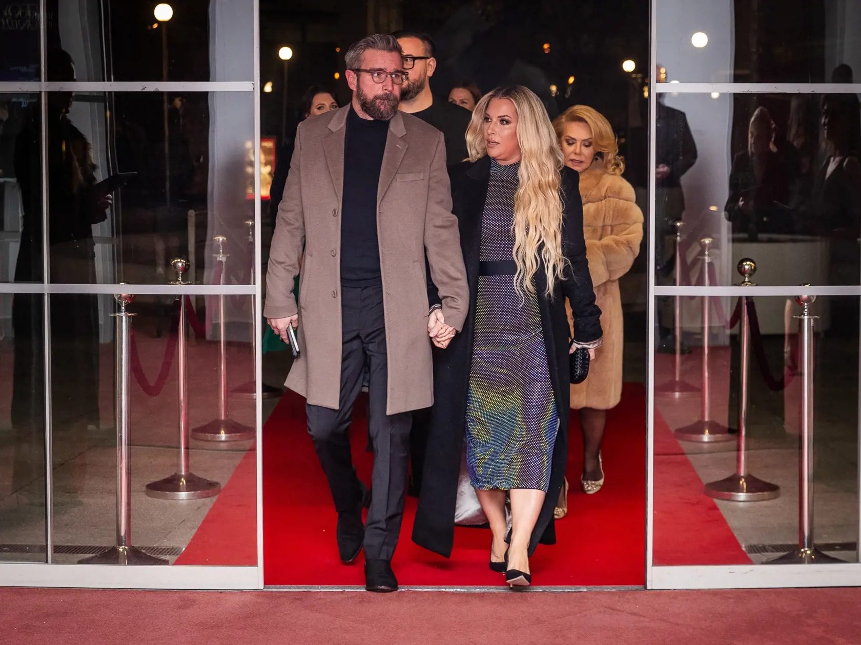 Bývalá tenistka prišla do Opery Slovenského národného divadla v Bratislave nielen s manželom Michalom, ale spoločnosť jej robila aj mama Katarína a dvorný stylista Andrej Kusalík.