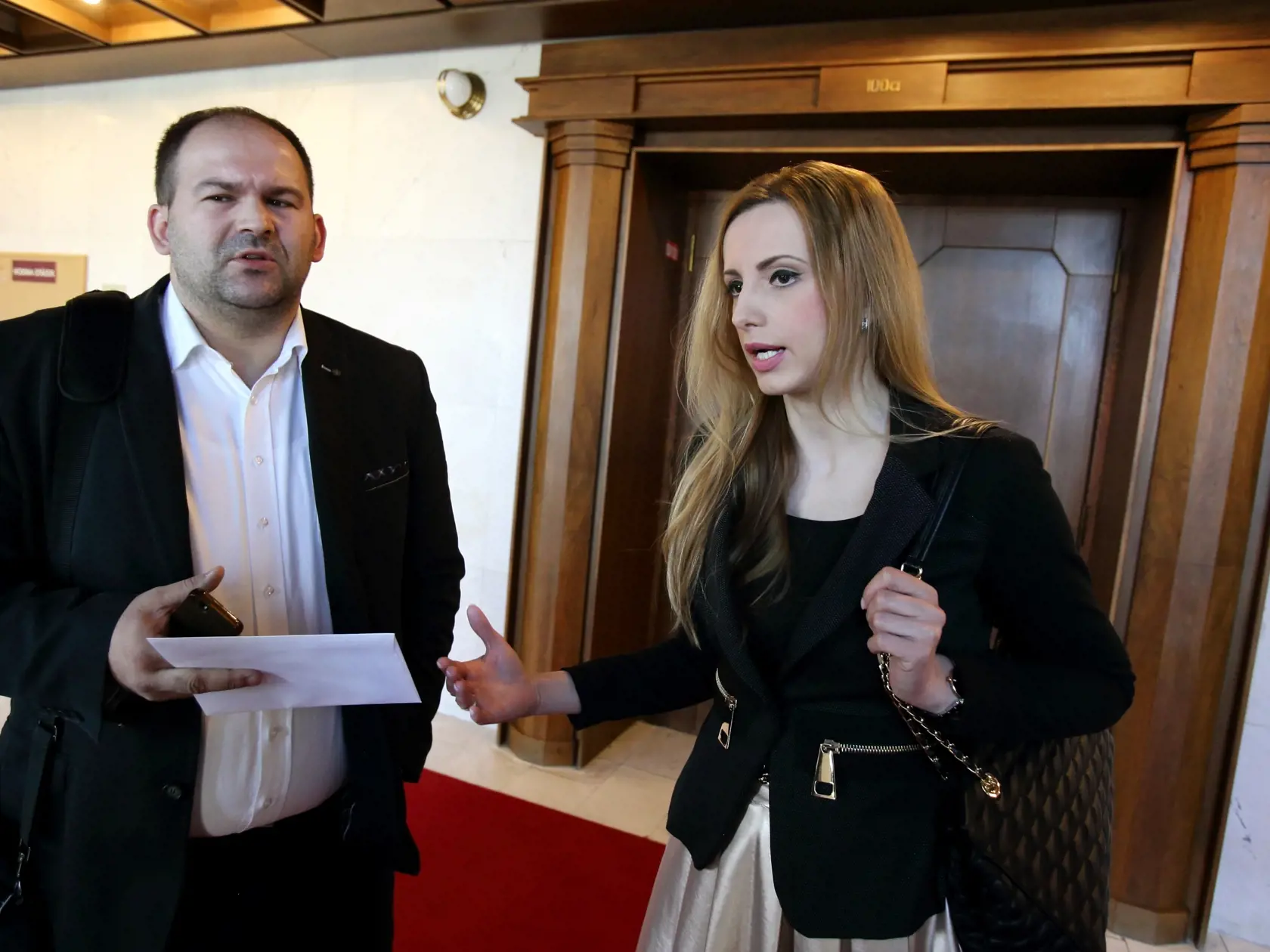 Príbuzní exšéfa SIS Vladimíra Pčolinského - brat Peter a manželka Adriana.